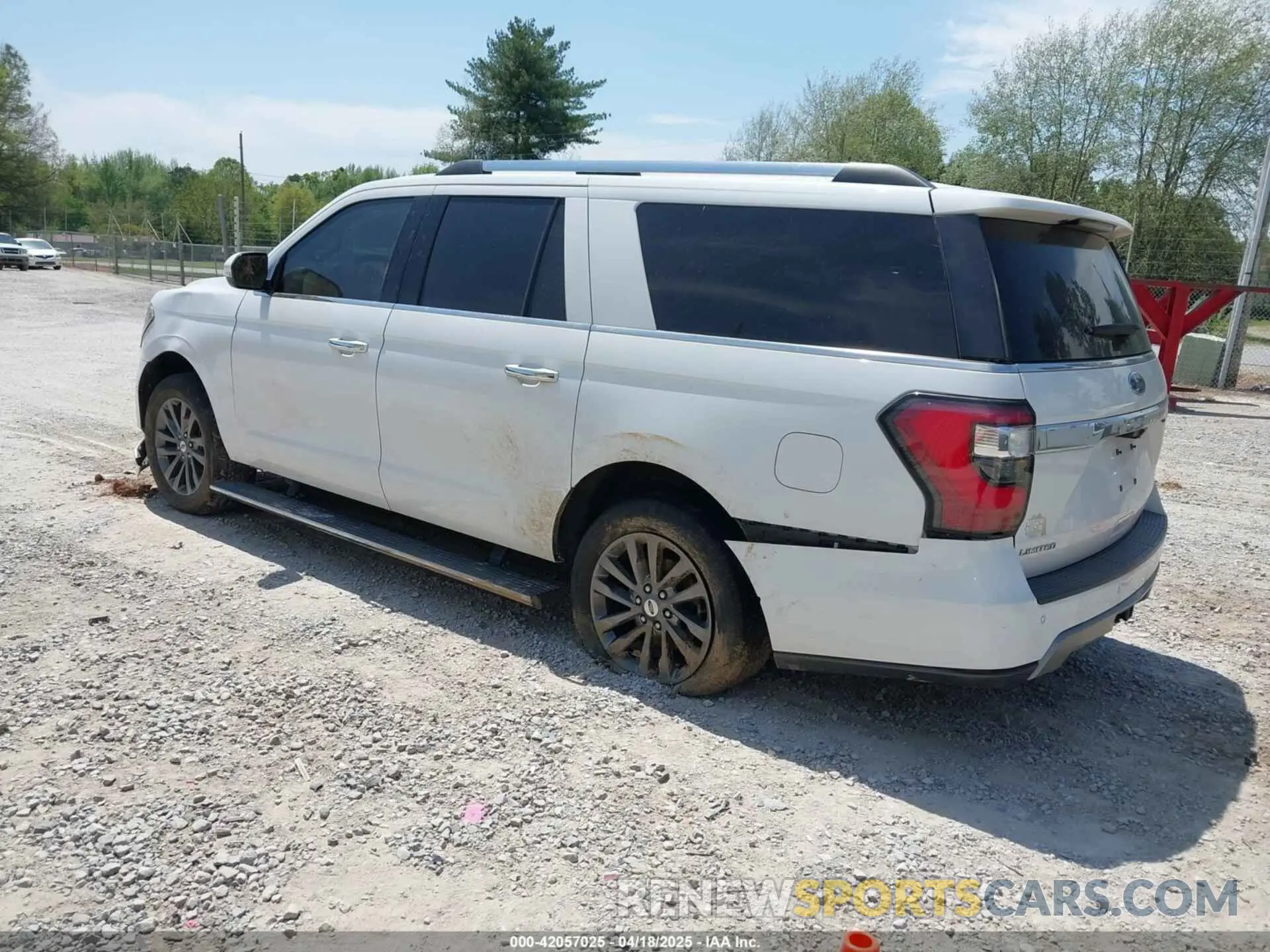 3 Photograph of a damaged car 1FMJK2AT1MEA25657 FORD EXPEDITION 2021