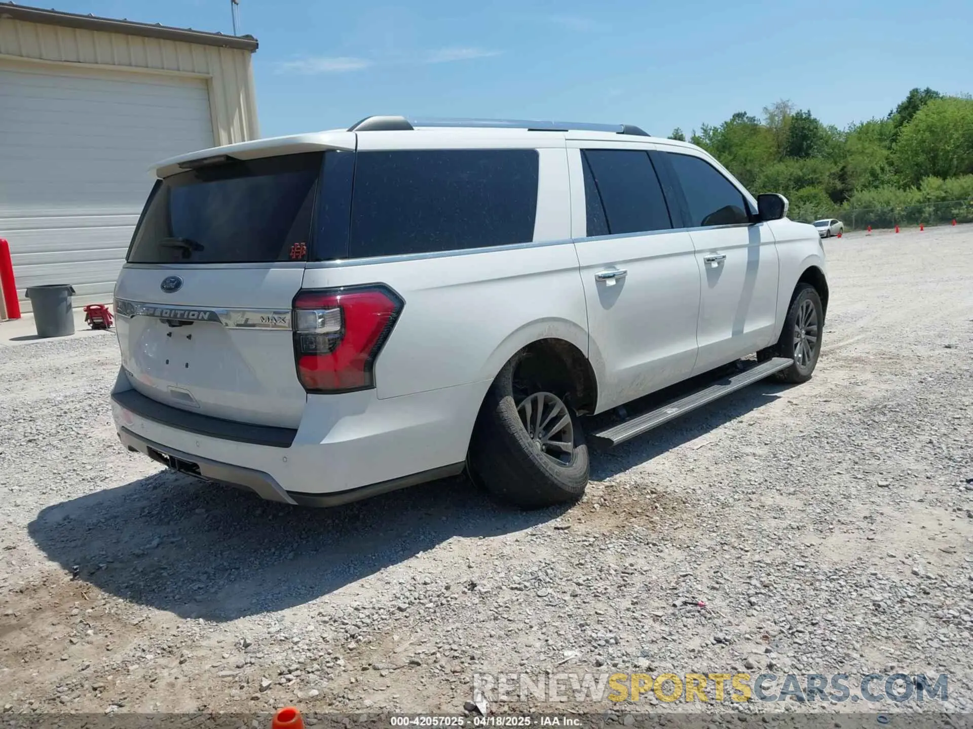 4 Photograph of a damaged car 1FMJK2AT1MEA25657 FORD EXPEDITION 2021