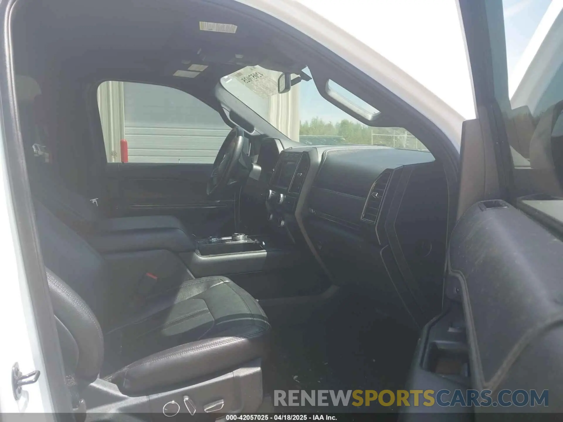 5 Photograph of a damaged car 1FMJK2AT1MEA25657 FORD EXPEDITION 2021