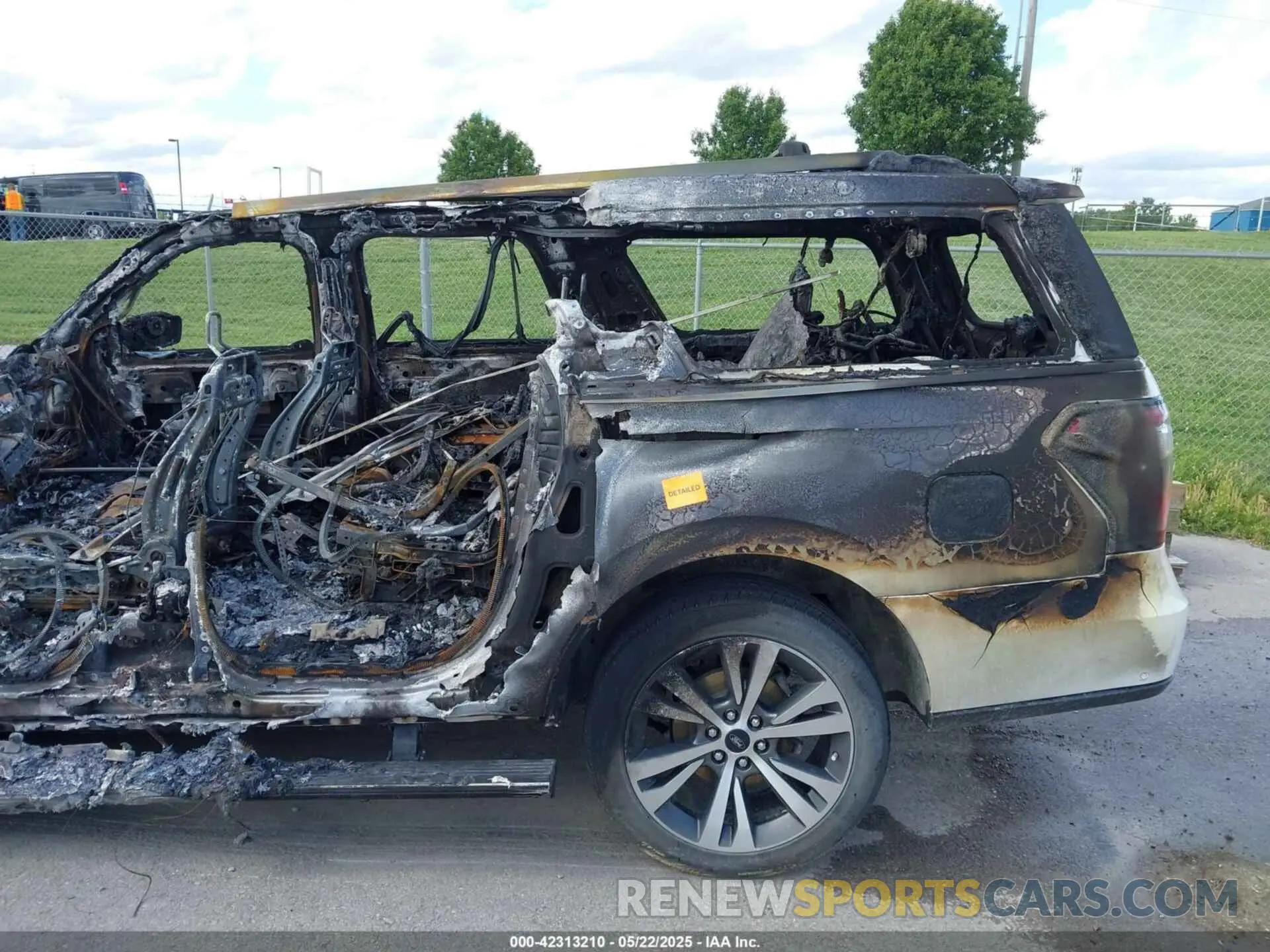 11 Photograph of a damaged car 1FMJK2AT2MEA66928 FORD EXPEDITION 2021