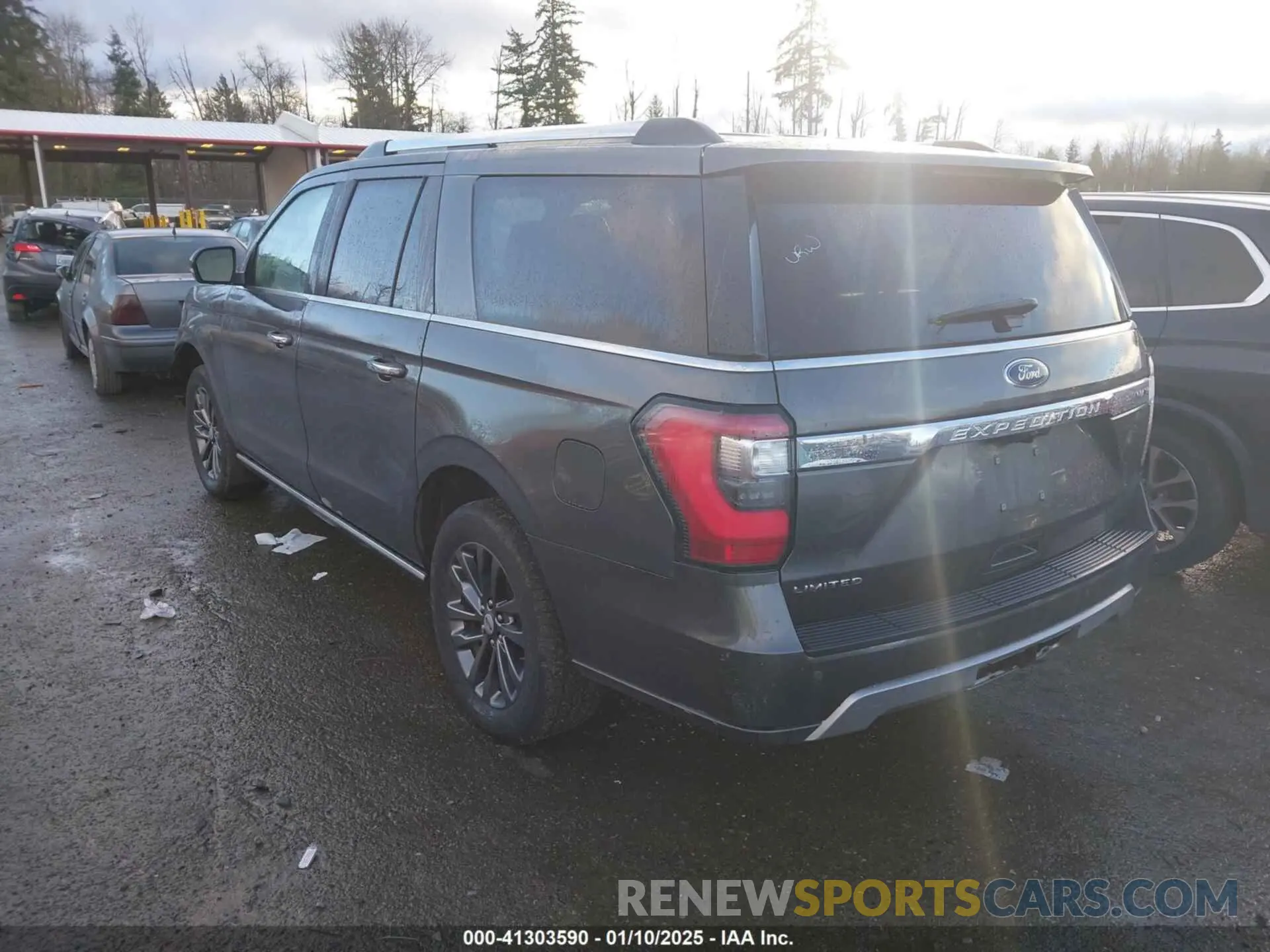 3 Photograph of a damaged car 1FMJK2AT4MEA38130 FORD EXPEDITION 2021