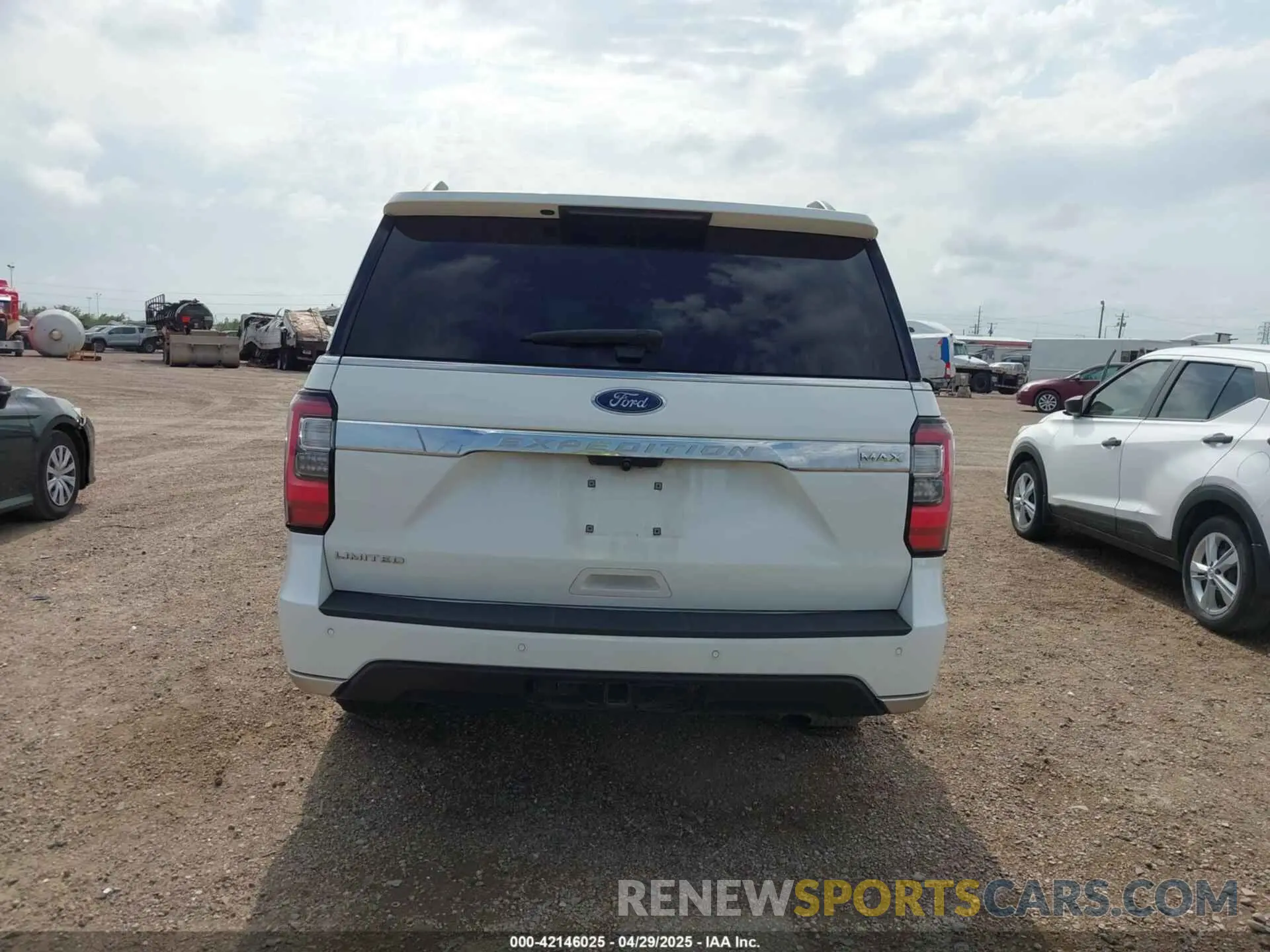 16 Photograph of a damaged car 1FMJK2AT6MEA45533 FORD EXPEDITION 2021