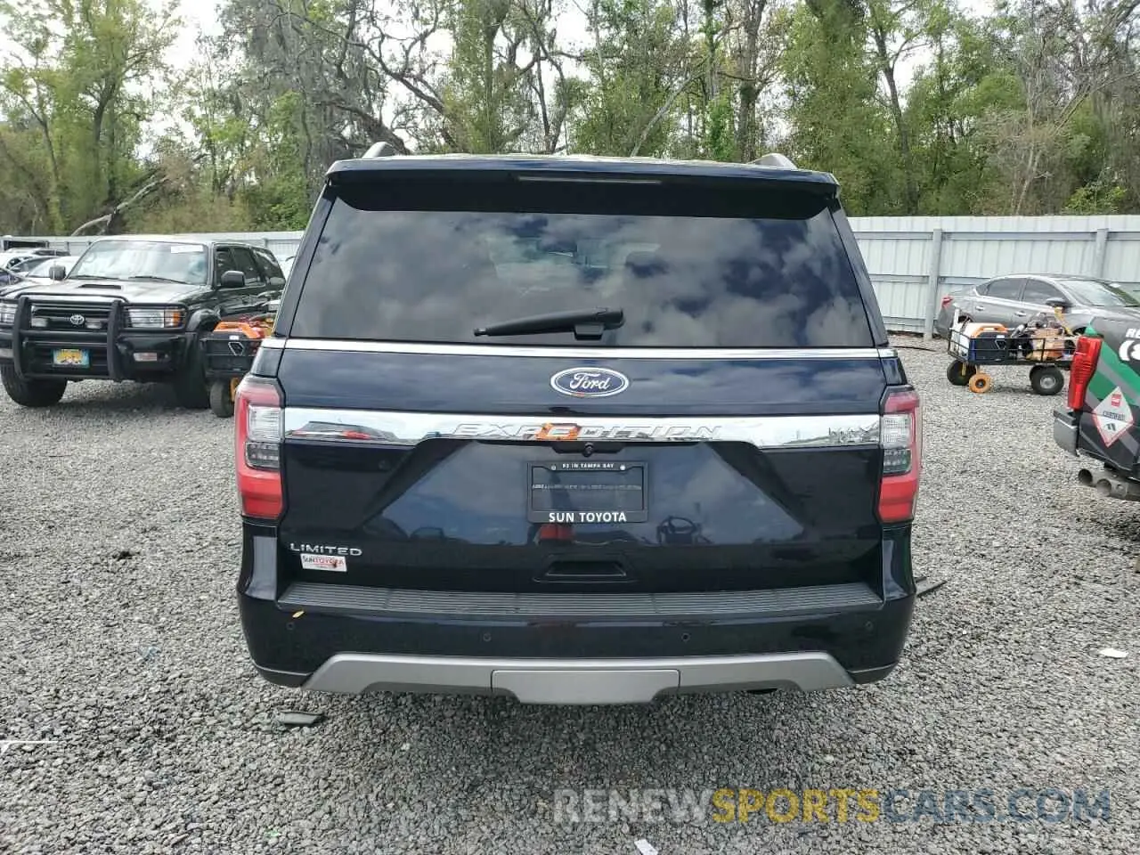 6 Photograph of a damaged car 1FMJK2AT8MEA26854 FORD EXPEDITION 2021