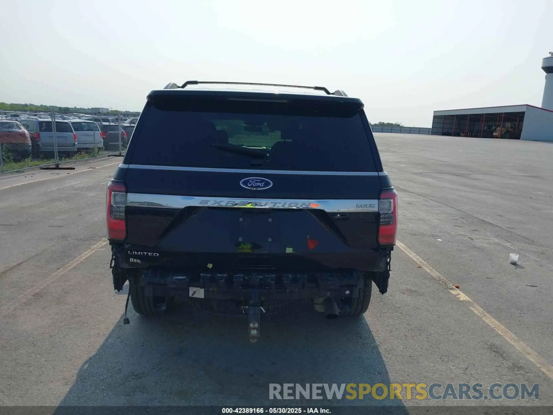 17 Photograph of a damaged car 1FMJK2AT8MEA74337 FORD EXPEDITION 2021
