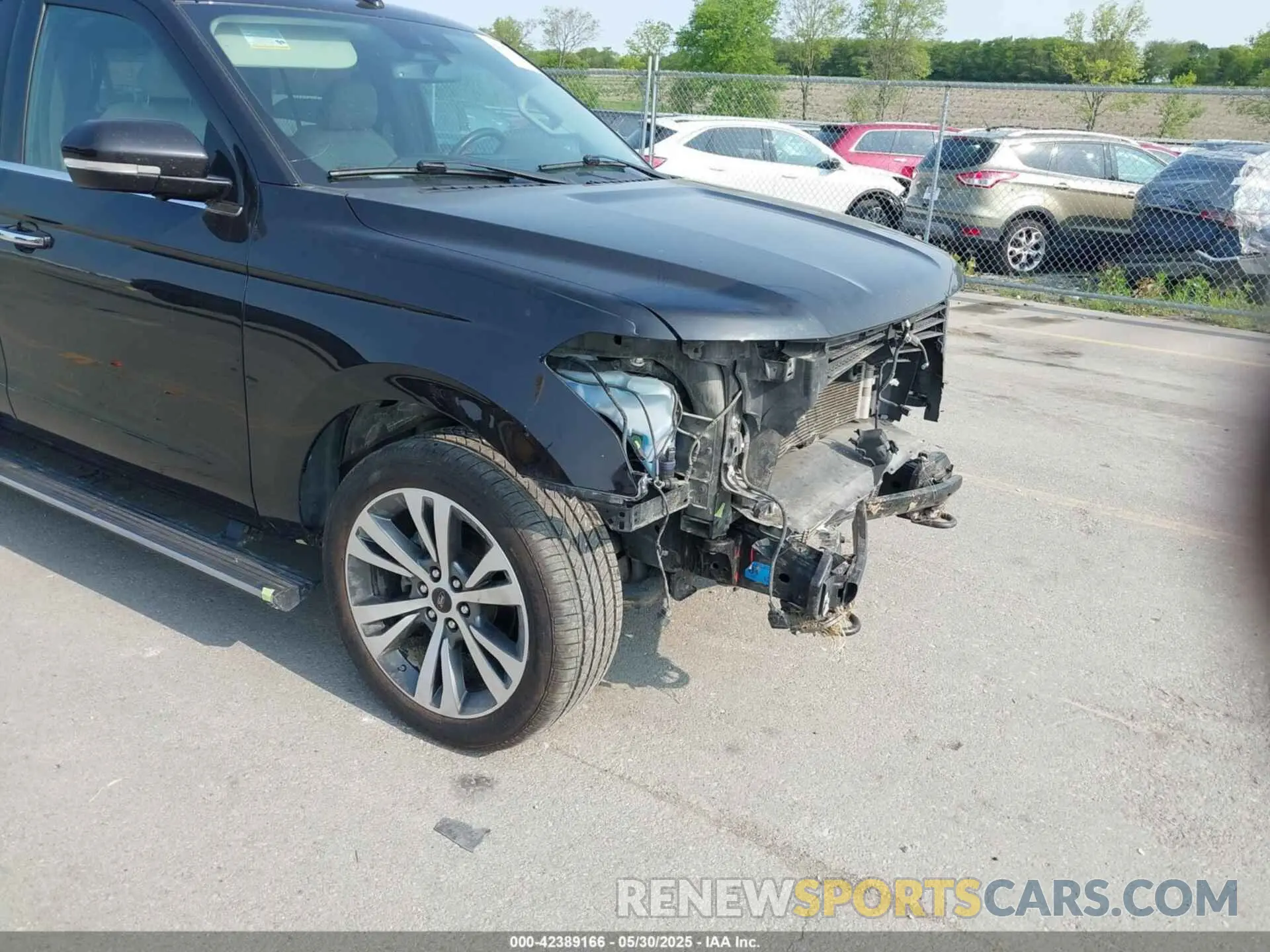 19 Photograph of a damaged car 1FMJK2AT8MEA74337 FORD EXPEDITION 2021