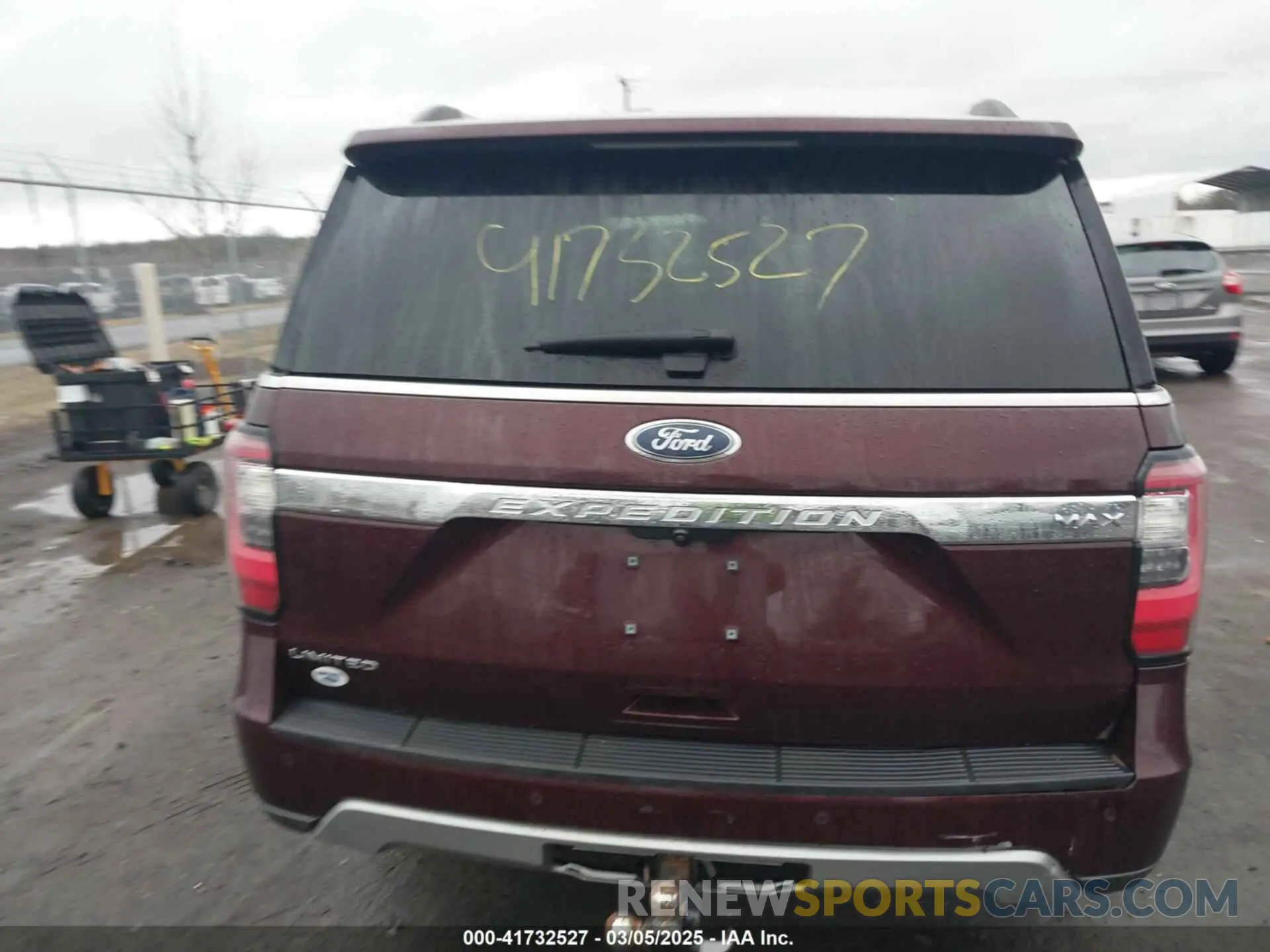 17 Photograph of a damaged car 1FMJK2ATXMEA37807 FORD EXPEDITION 2021