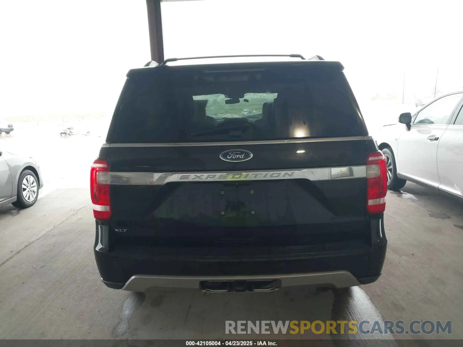 15 Photograph of a damaged car 1FMJU1HT2MEA29260 FORD EXPEDITION 2021