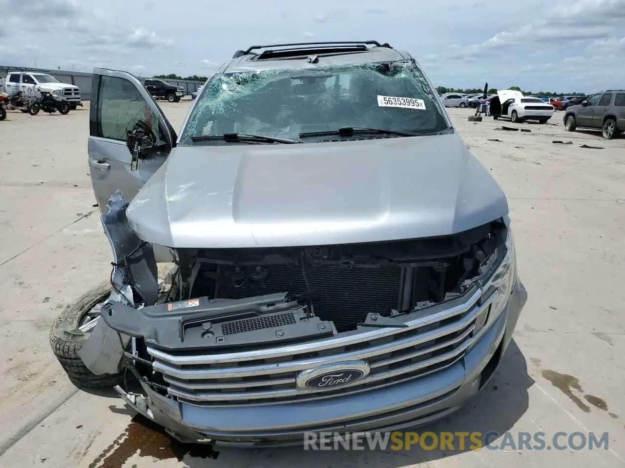 5 Photograph of a damaged car 1FMJU1HT2MEA79897 FORD EXPEDITION 2021