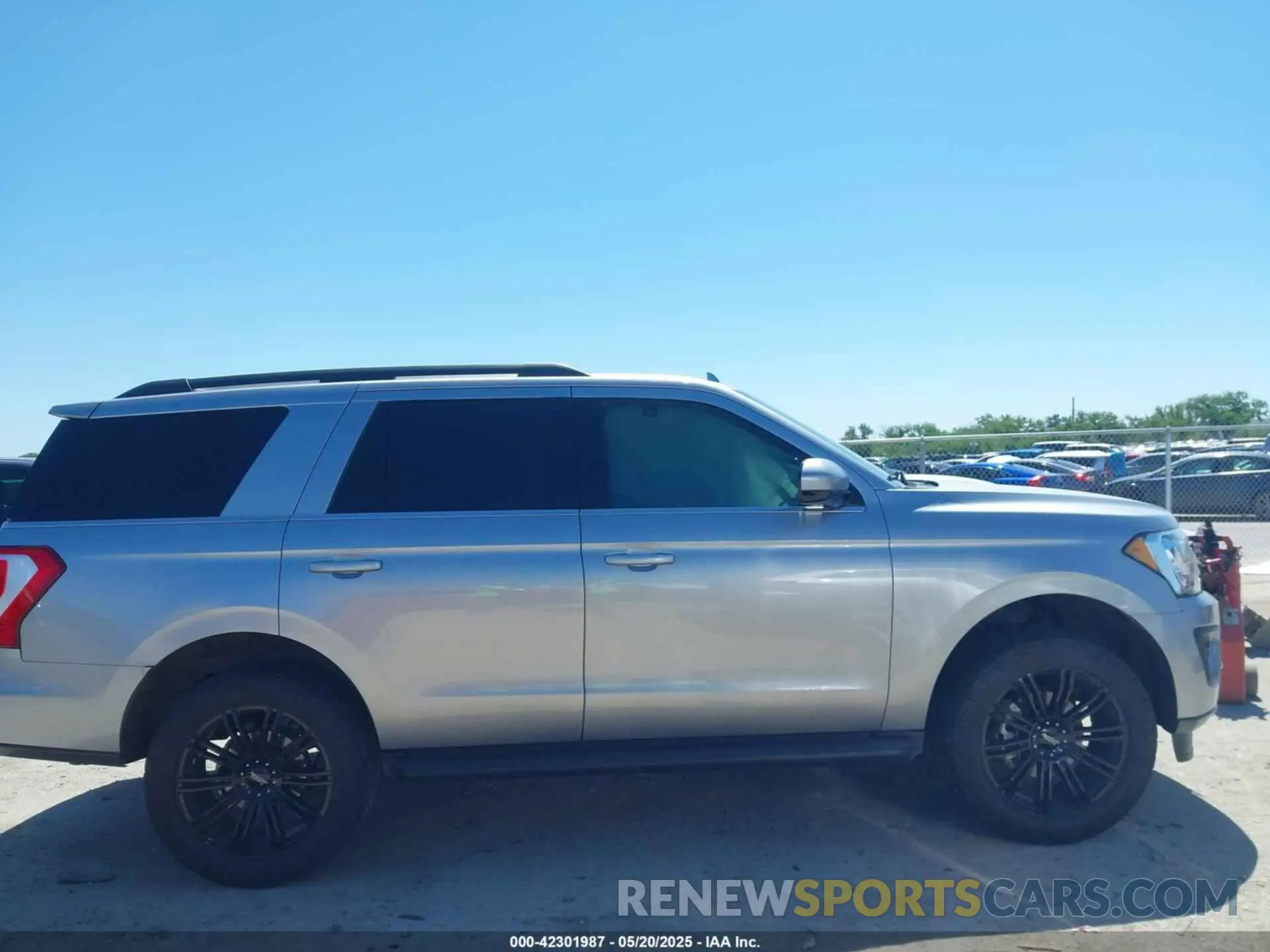 13 Photograph of a damaged car 1FMJU1HT4MEA32953 FORD EXPEDITION 2021