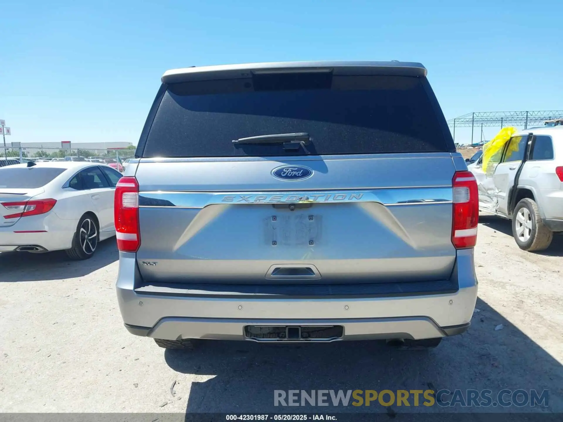 16 Photograph of a damaged car 1FMJU1HT4MEA32953 FORD EXPEDITION 2021