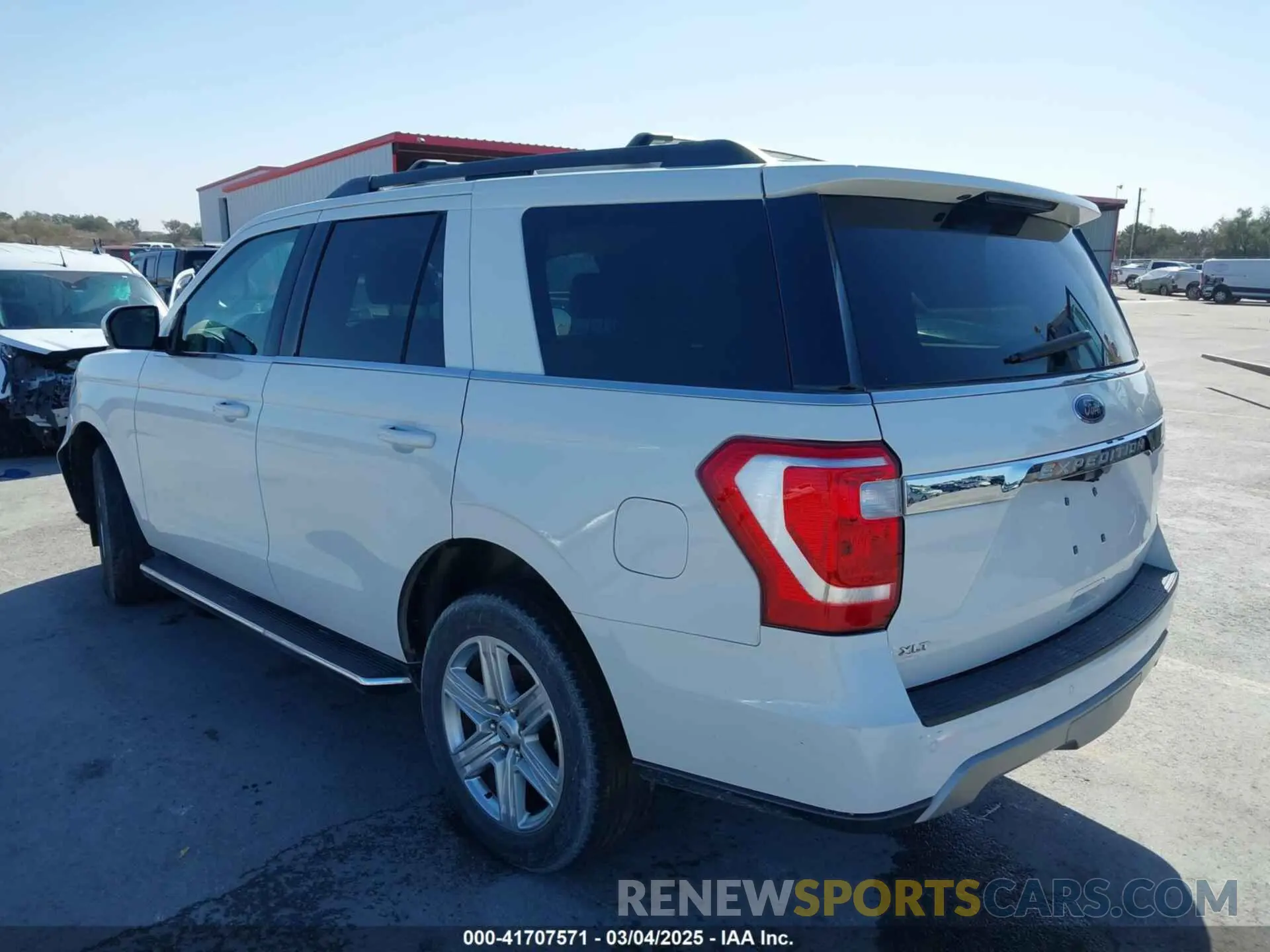 3 Photograph of a damaged car 1FMJU1HT4MEA76807 FORD EXPEDITION 2021