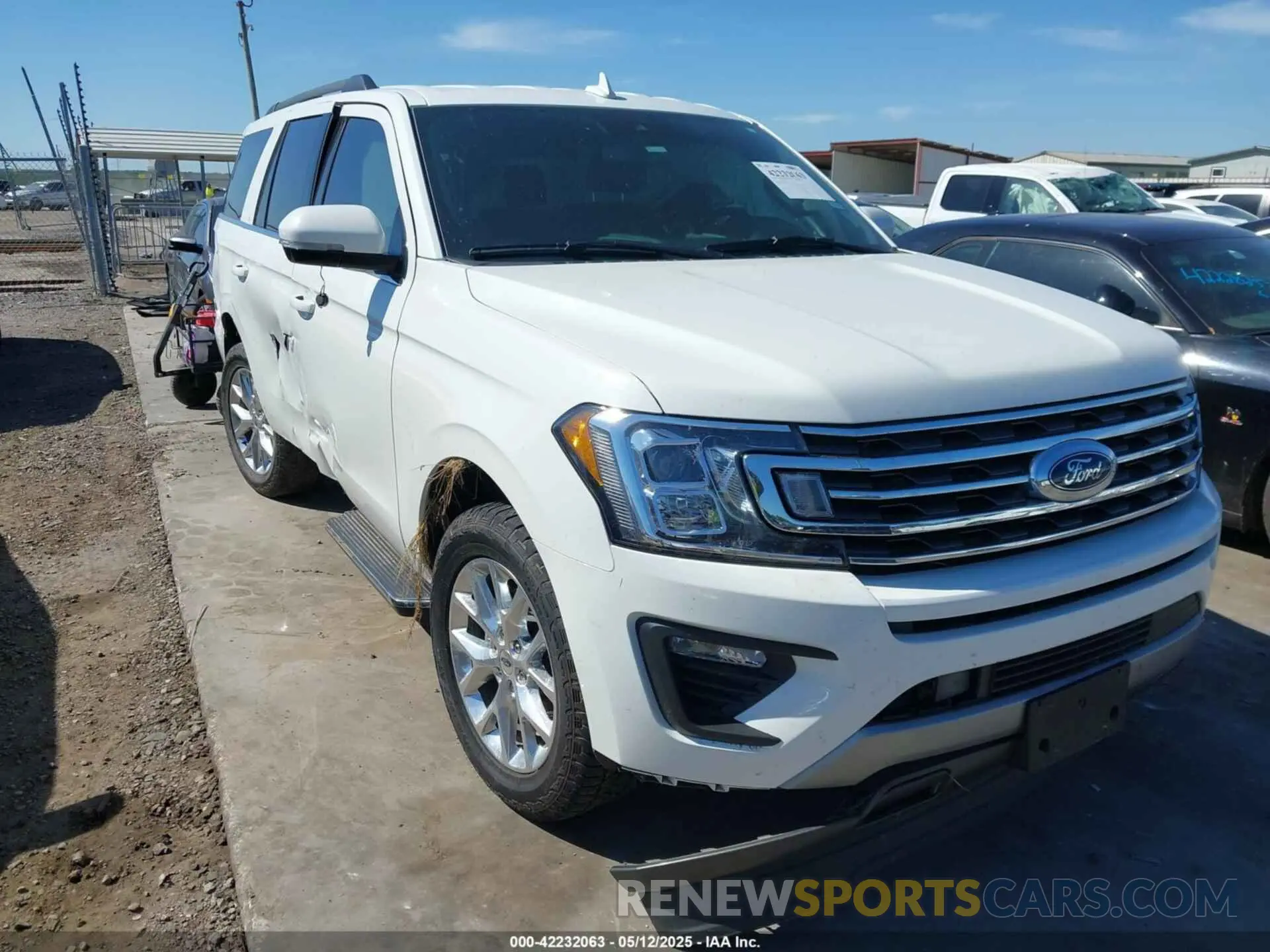 1 Photograph of a damaged car 1FMJU1HT6MEA89025 FORD EXPEDITION 2021
