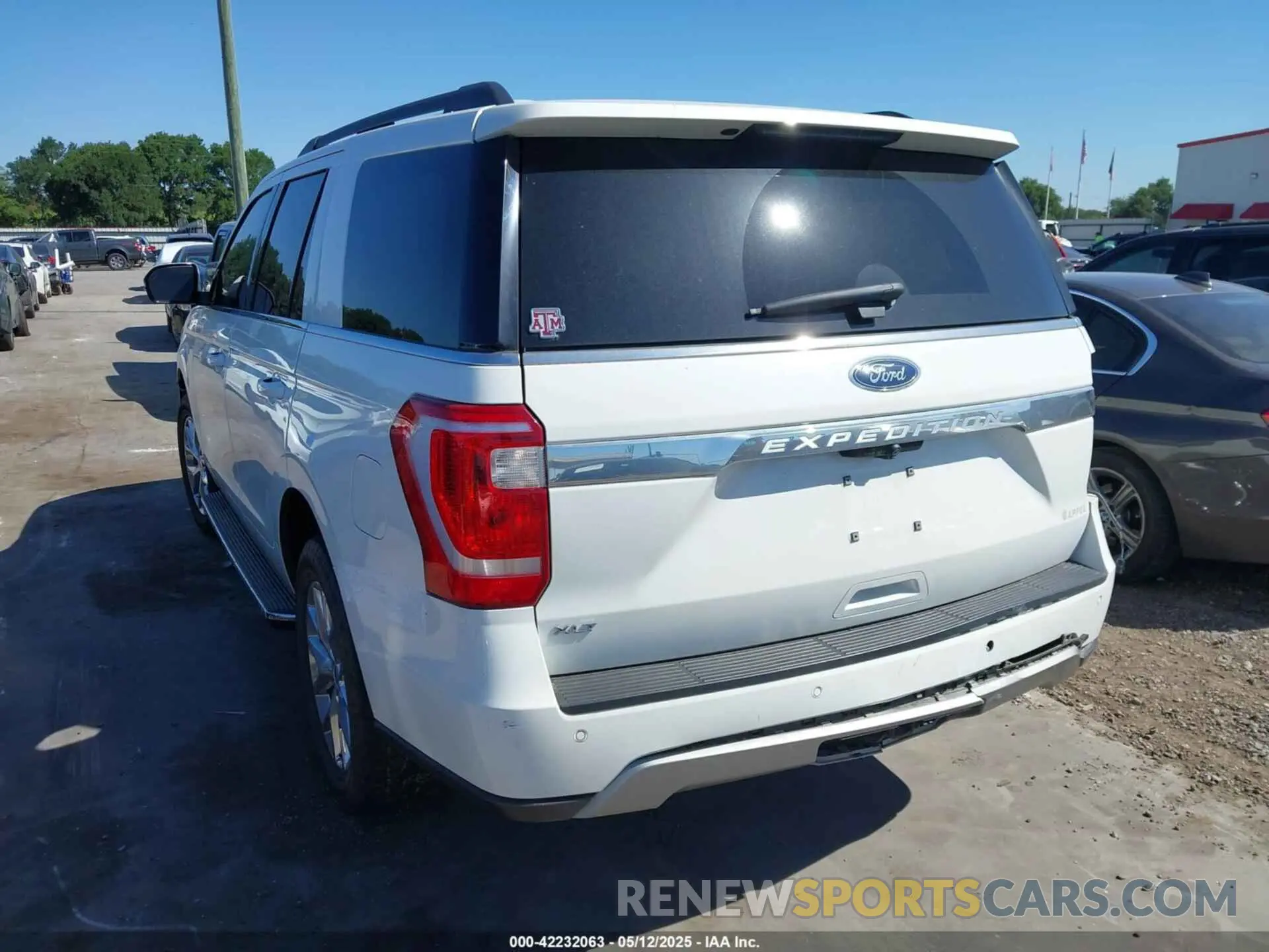 3 Photograph of a damaged car 1FMJU1HT6MEA89025 FORD EXPEDITION 2021