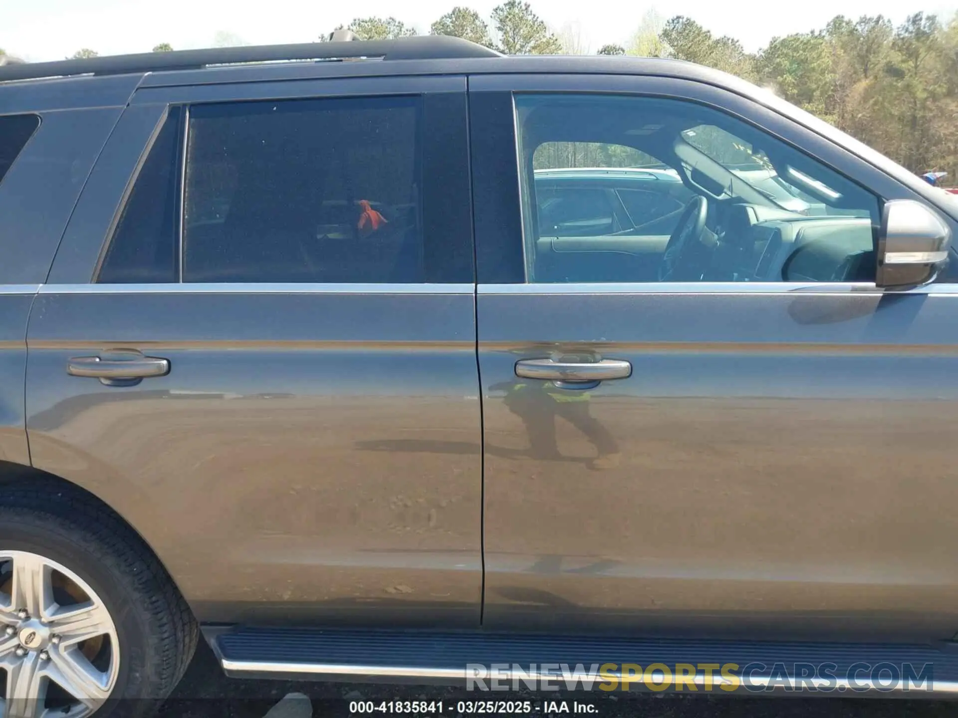 14 Photograph of a damaged car 1FMJU1HT7MEA03432 FORD EXPEDITION 2021
