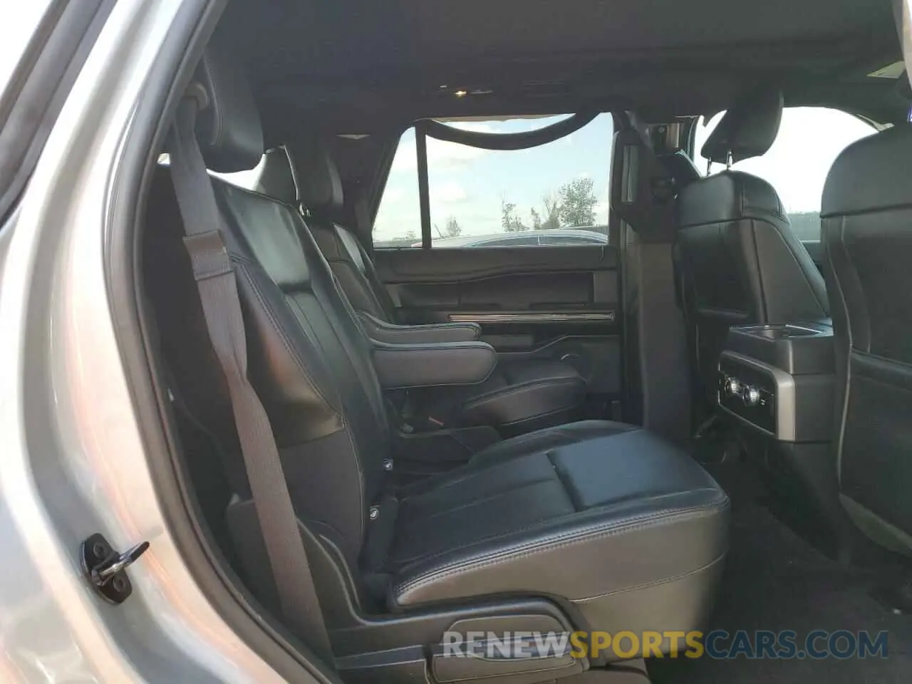 11 Photograph of a damaged car 1FMJU1HT9MEA32205 FORD EXPEDITION 2021