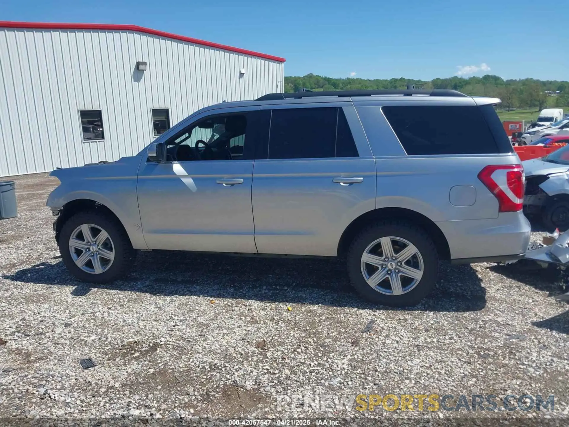 15 Photograph of a damaged car 1FMJU1HT9MEA33614 FORD EXPEDITION 2021