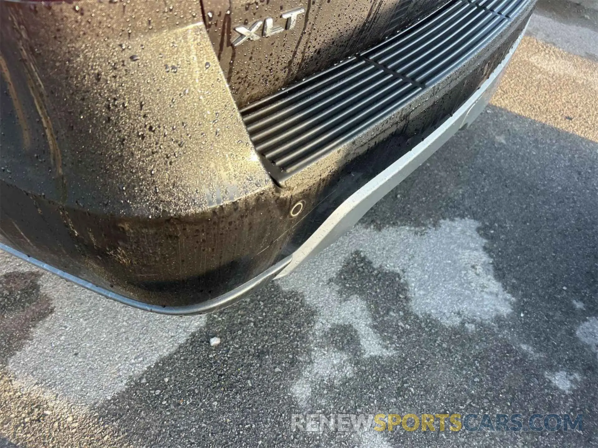12 Photograph of a damaged car 1FMJU1HTXMEA37462 FORD EXPEDITION 2021