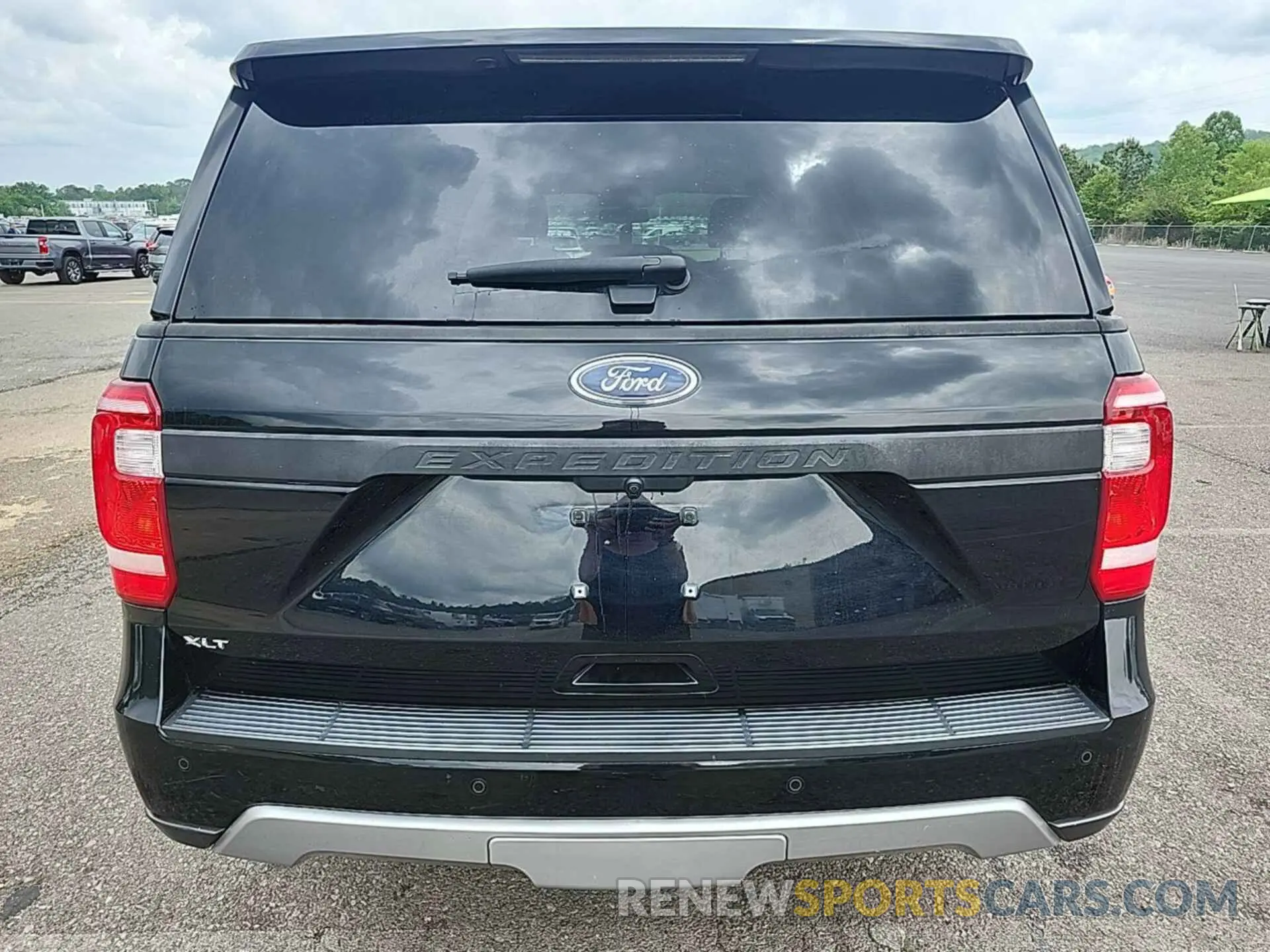 22 Photograph of a damaged car 1FMJU1HTXMEA37462 FORD EXPEDITION 2021