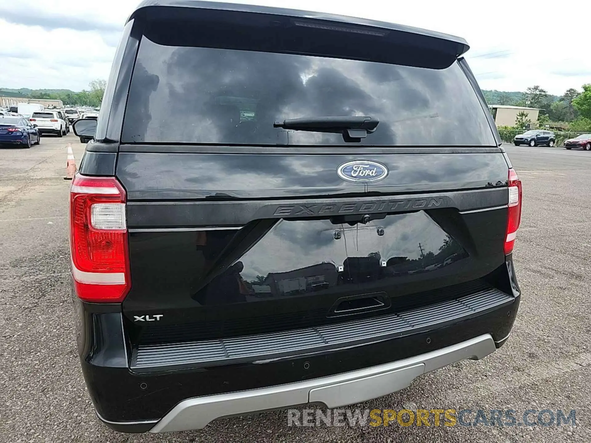 7 Photograph of a damaged car 1FMJU1HTXMEA37462 FORD EXPEDITION 2021