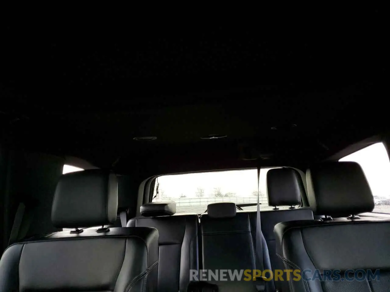 10 Photograph of a damaged car 1FMJU1JT1MEA76161 FORD EXPEDITION 2021