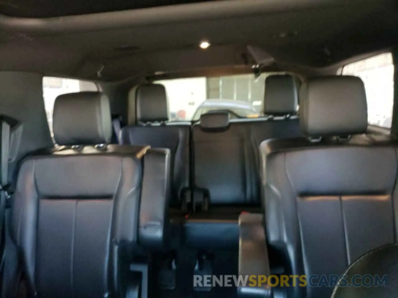 10 Photograph of a damaged car 1FMJU1JT3MEA80972 FORD EXPEDITION 2021