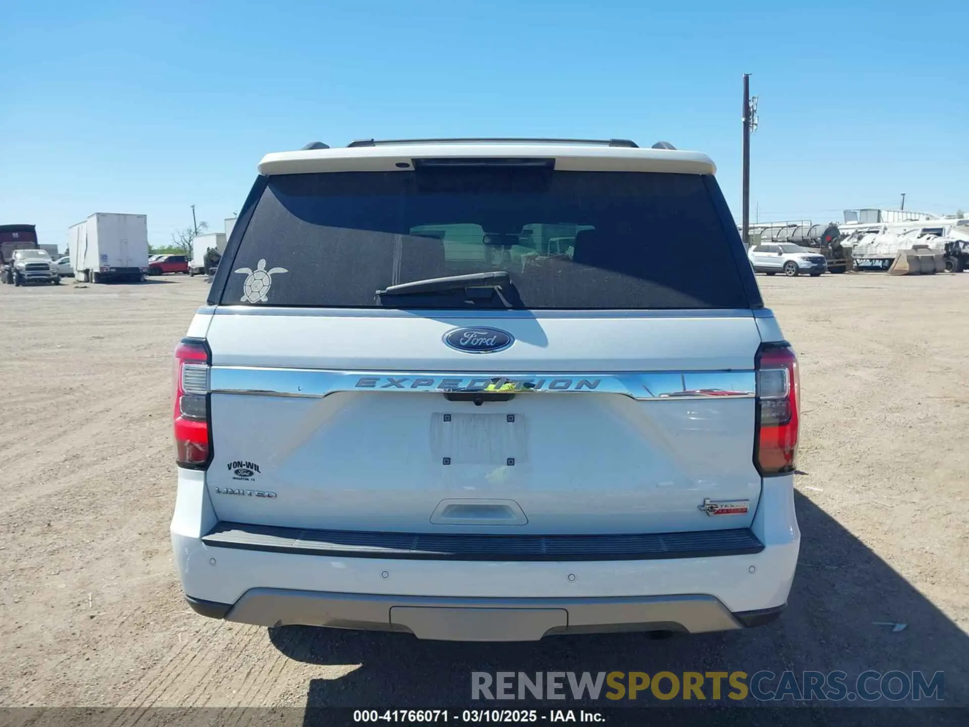 17 Photograph of a damaged car 1FMJU1KT0MEA73802 FORD EXPEDITION 2021