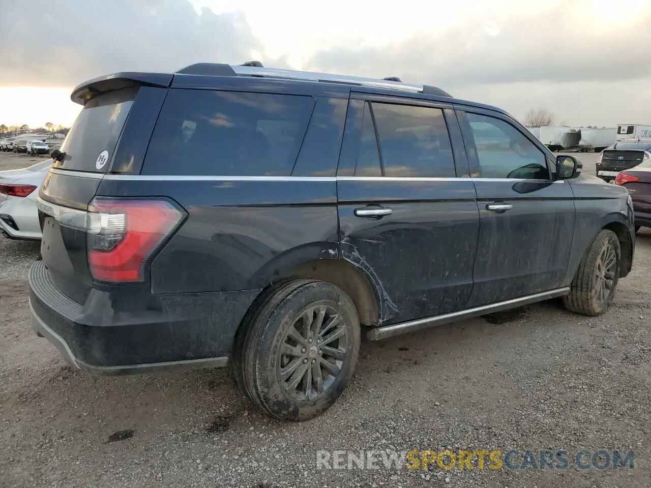 3 Photograph of a damaged car 1FMJU1KT5MEA74282 FORD EXPEDITION 2021