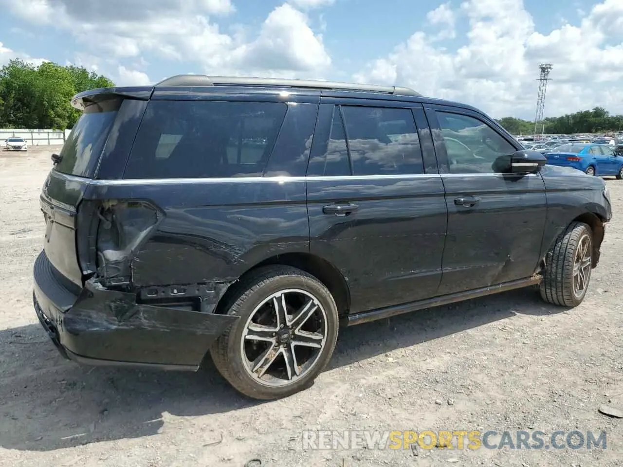 3 Photograph of a damaged car 1FMJU1KT8MEA13783 FORD EXPEDITION 2021