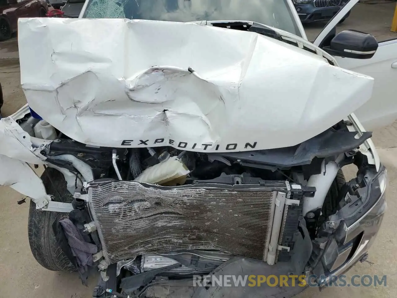 12 Photograph of a damaged car 1FMJU1KTXMEA40905 FORD EXPEDITION 2021
