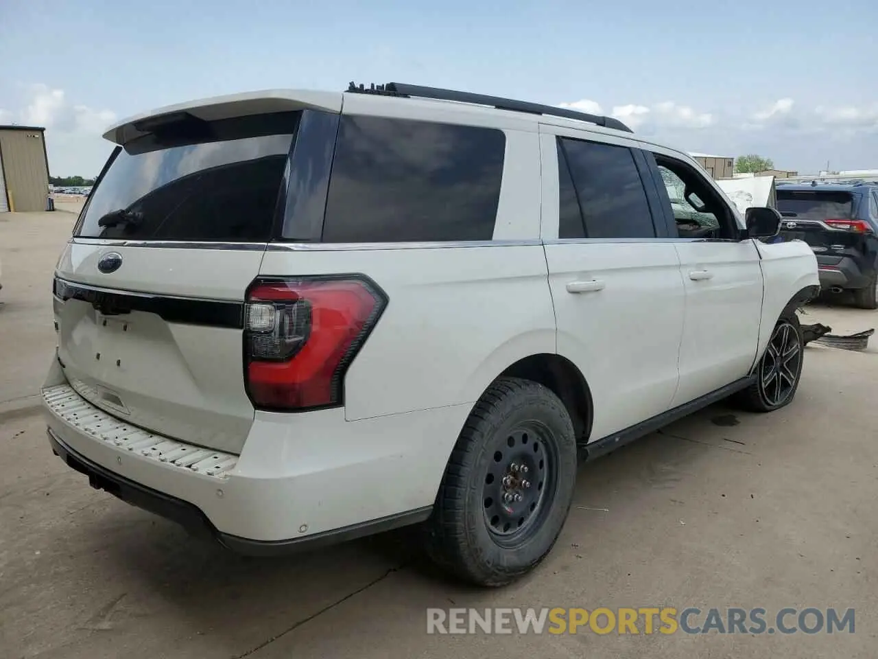 3 Photograph of a damaged car 1FMJU1KTXMEA40905 FORD EXPEDITION 2021