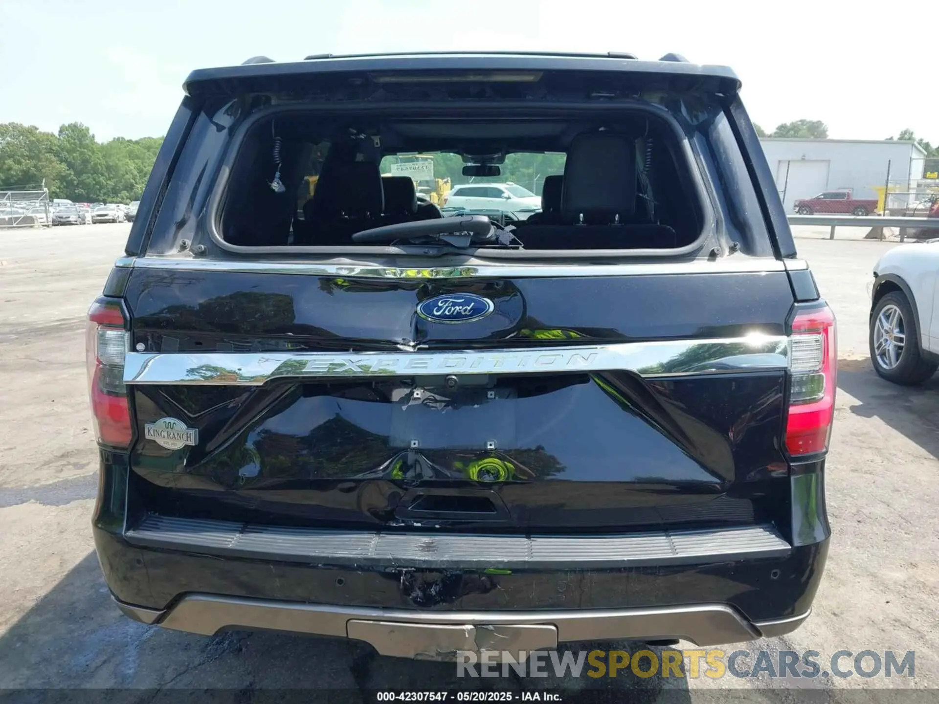 16 Photograph of a damaged car 1FMJU1PT4MEA77957 FORD EXPEDITION 2021