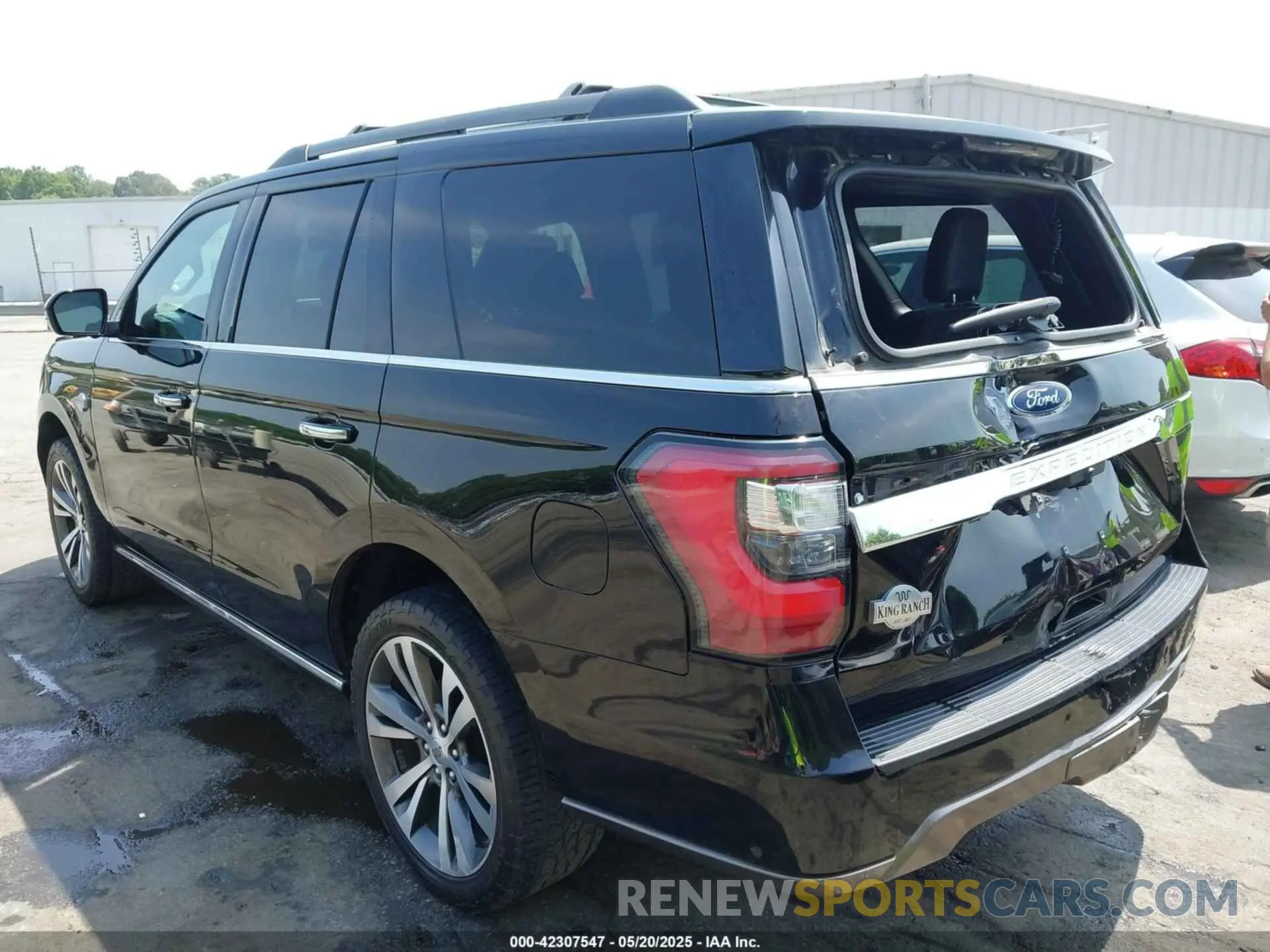 3 Photograph of a damaged car 1FMJU1PT4MEA77957 FORD EXPEDITION 2021