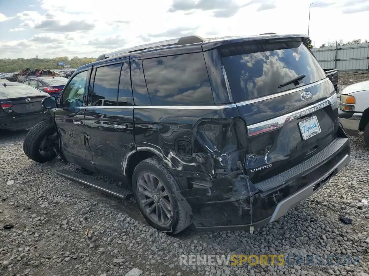 2 Photograph of a damaged car 1FMJU2AT0MEA44839 FORD EXPEDITION 2021