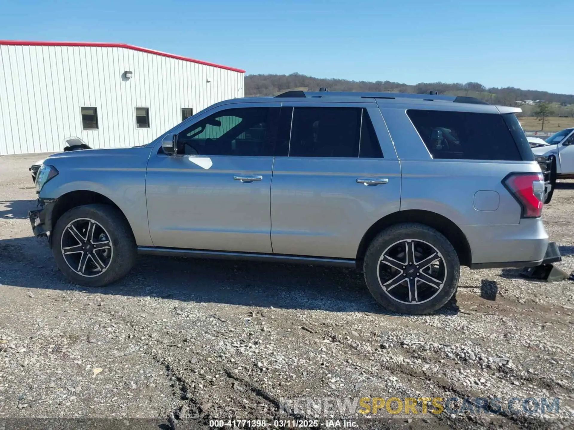 15 Photograph of a damaged car 1FMJU2AT4MEA31107 FORD EXPEDITION 2021