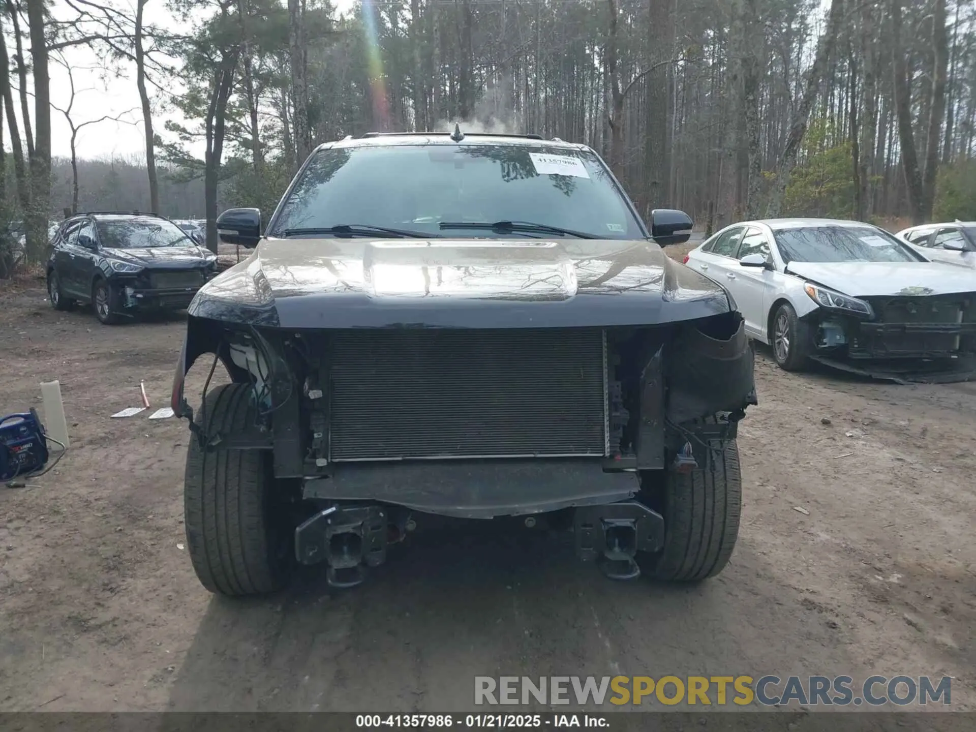 12 Photograph of a damaged car 1FMJU2AT6MEA69261 FORD EXPEDITION 2021