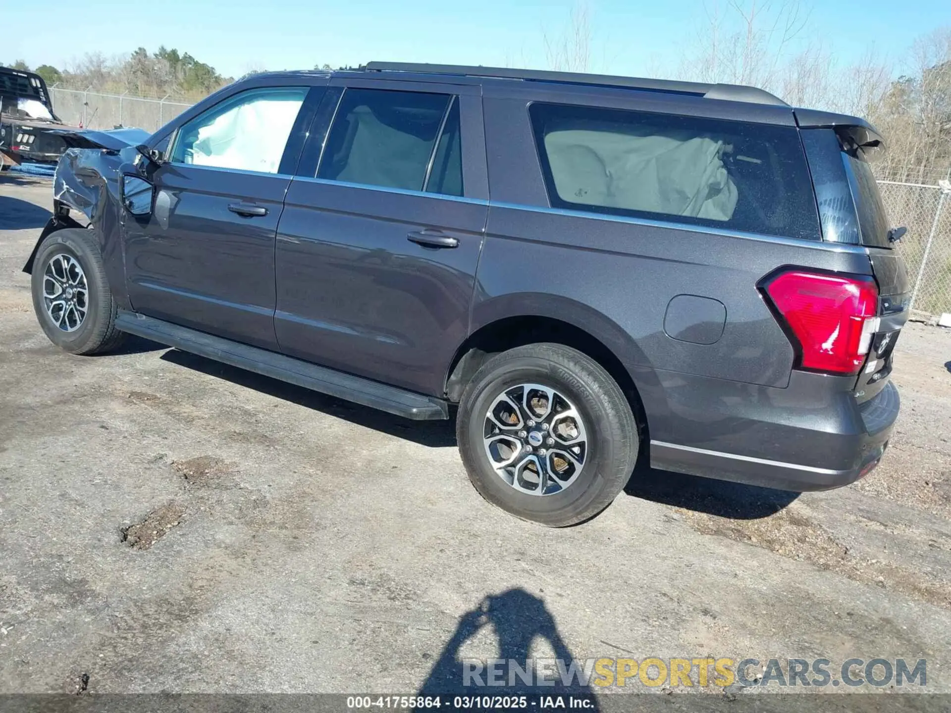 2 Photograph of a damaged car 1FMJK1HT0NEA21052 FORD EXPEDITION 2022