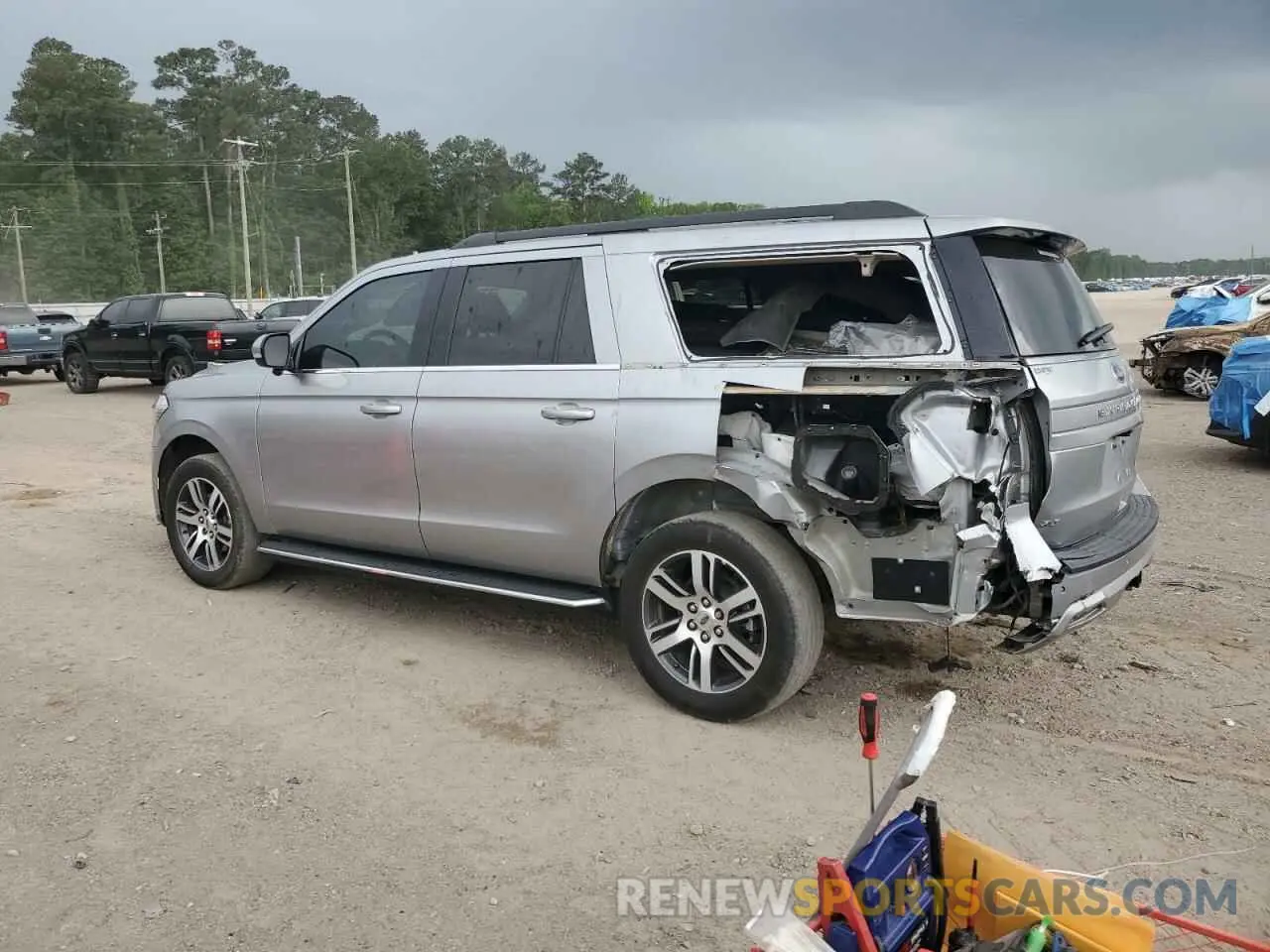 2 Photograph of a damaged car 1FMJK1HT2NEA14989 FORD EXPEDITION 2022