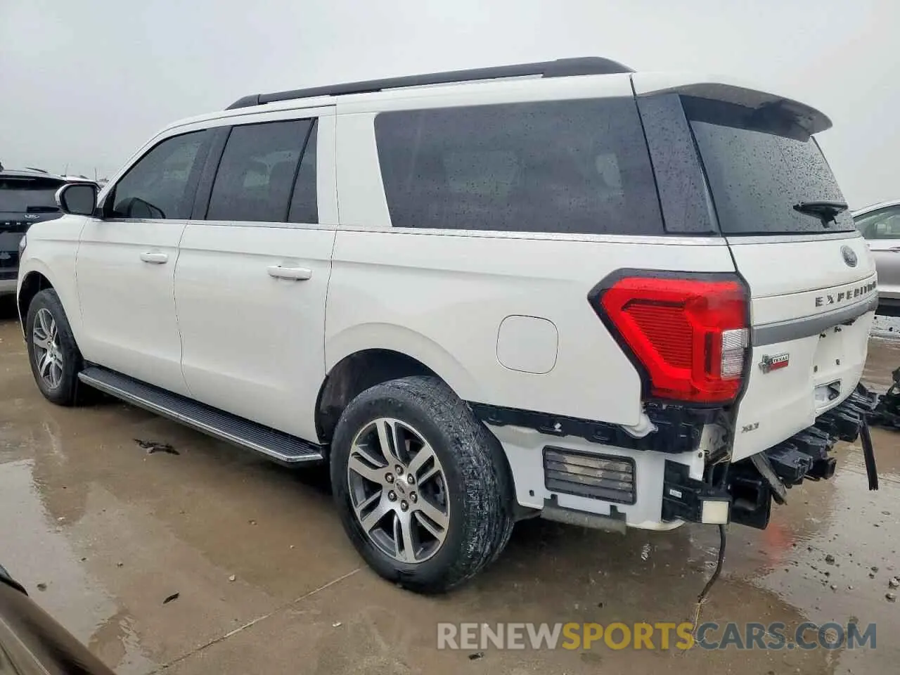 2 Photograph of a damaged car 1FMJK1HT3NEA56300 FORD EXPEDITION 2022