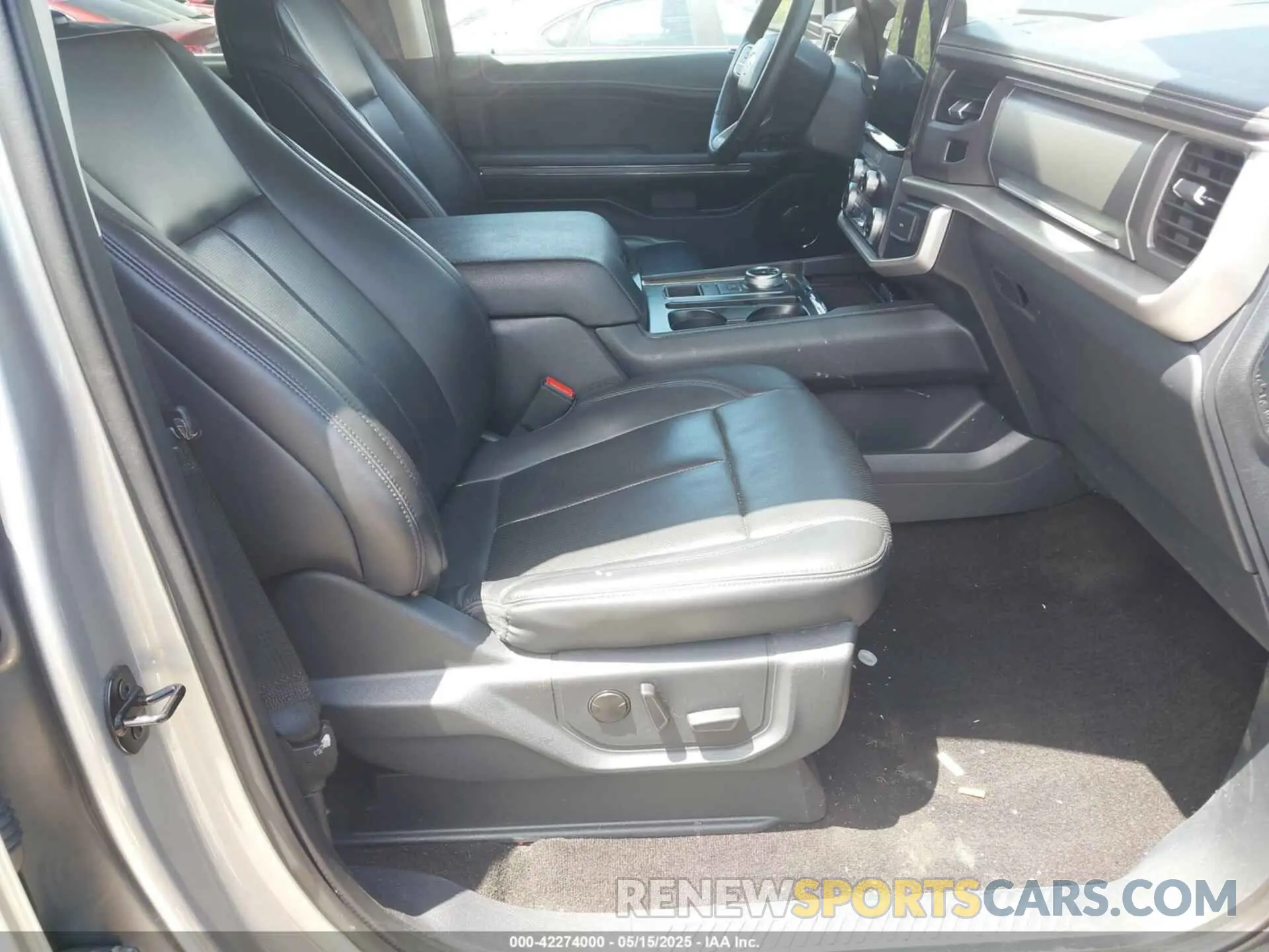 5 Photograph of a damaged car 1FMJK1HT5NEA54614 FORD EXPEDITION 2022
