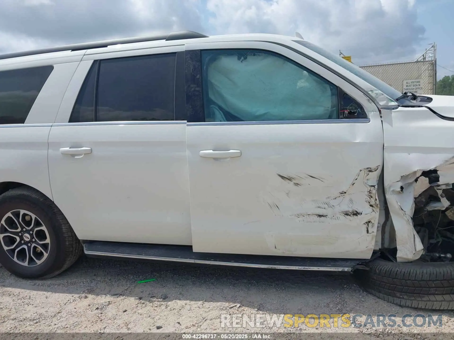14 Photograph of a damaged car 1FMJK1HT6NEA32637 FORD EXPEDITION 2022