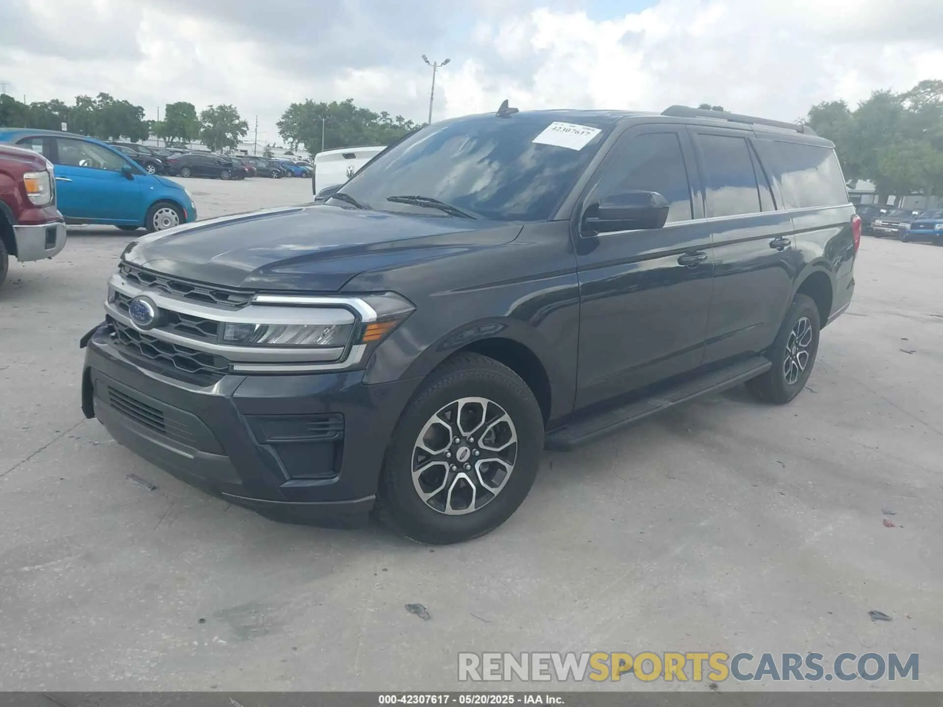 2 Photograph of a damaged car 1FMJK1HT8NEA25897 FORD EXPEDITION 2022