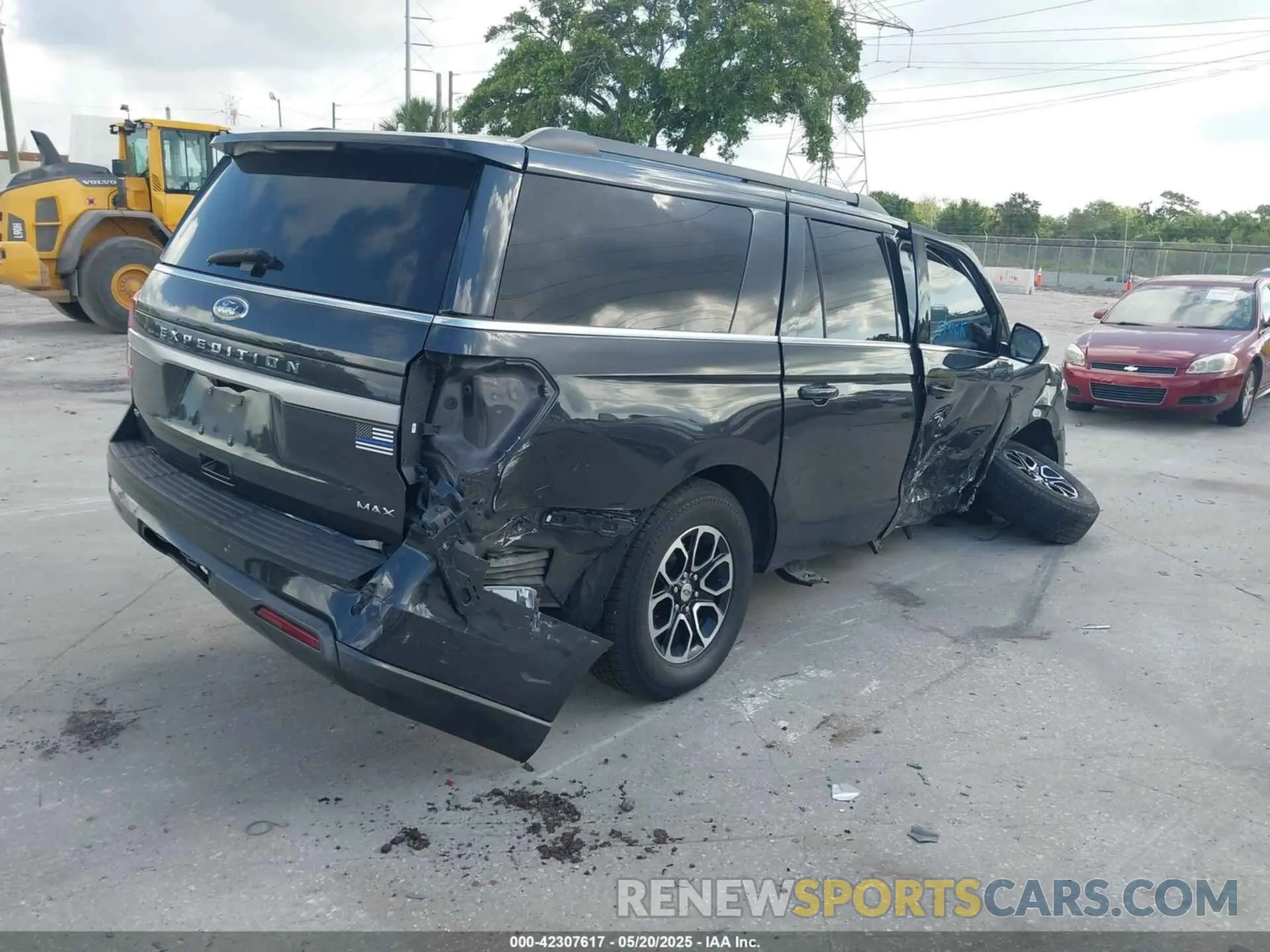 4 Photograph of a damaged car 1FMJK1HT8NEA25897 FORD EXPEDITION 2022