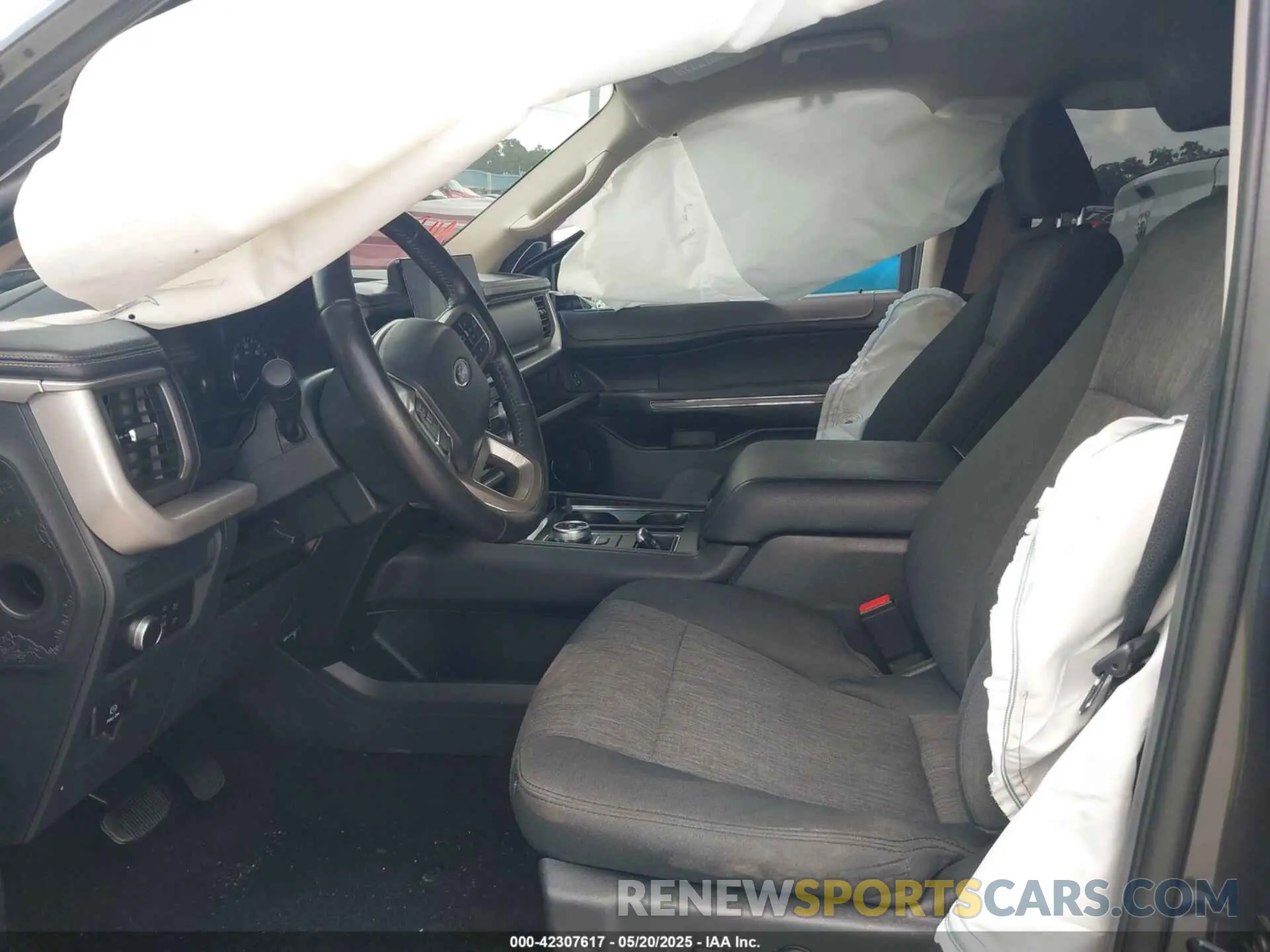 5 Photograph of a damaged car 1FMJK1HT8NEA25897 FORD EXPEDITION 2022