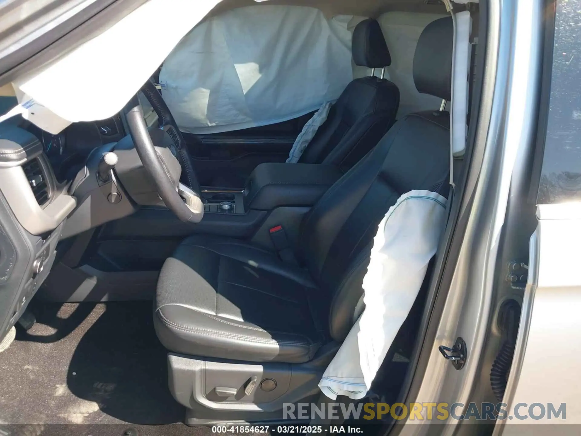 5 Photograph of a damaged car 1FMJK1JT5NEA54767 FORD EXPEDITION 2022