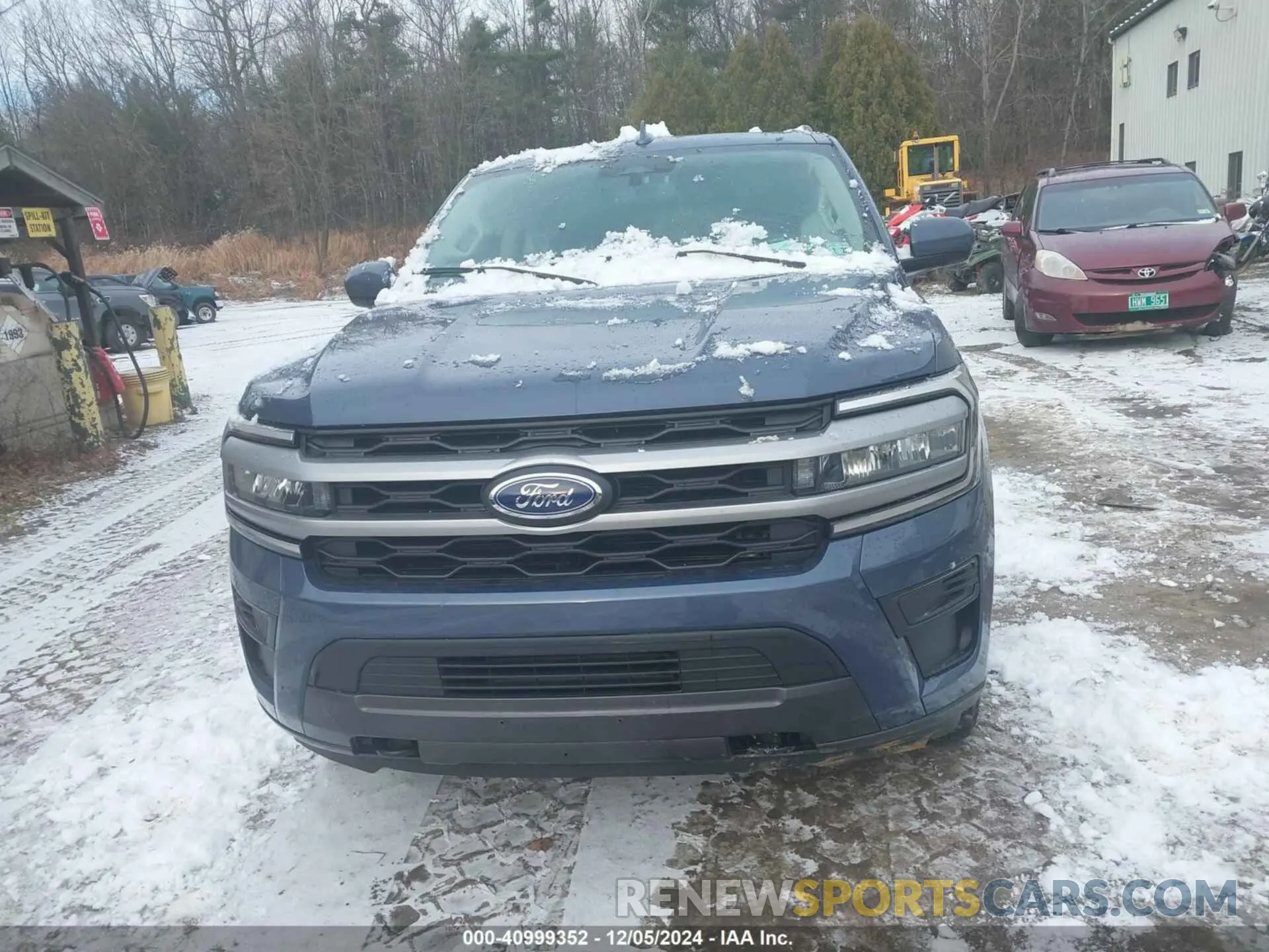 11 Photograph of a damaged car 1FMJK1JT9NEA54528 FORD EXPEDITION 2022