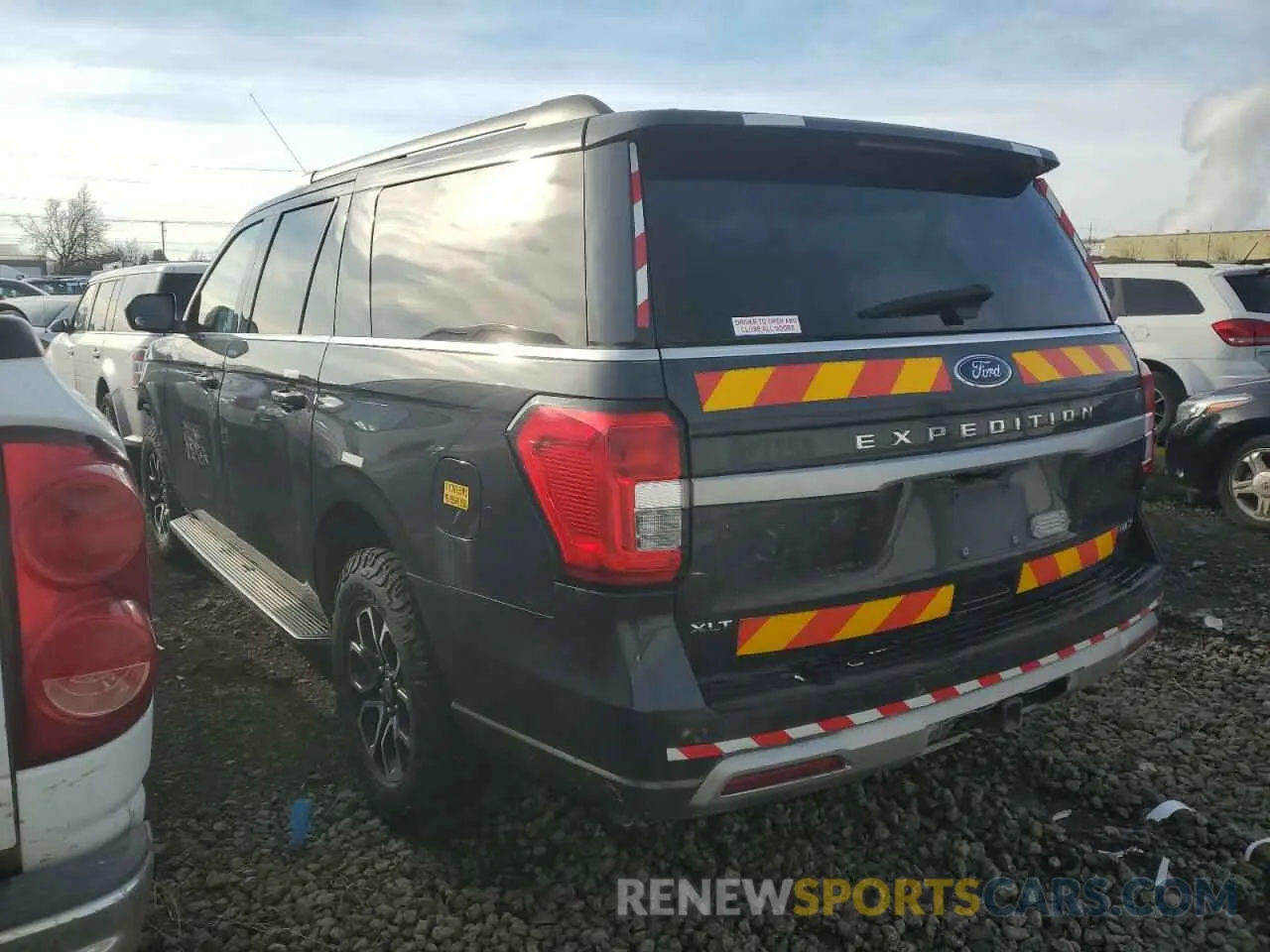 2 Photograph of a damaged car 1FMJK1JTXNEA27256 FORD EXPEDITION 2022