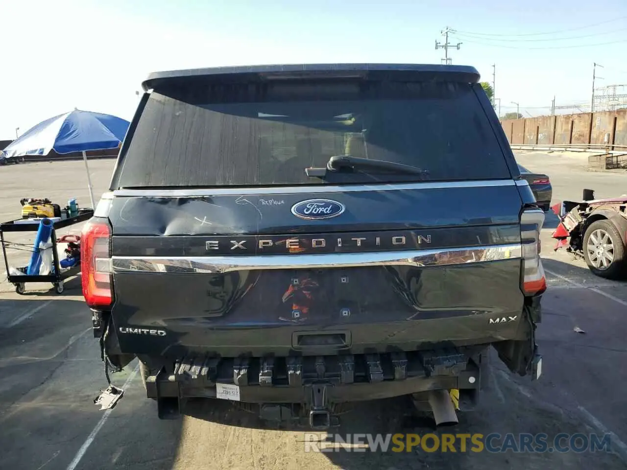 6 Photograph of a damaged car 1FMJK1KT0NEA41696 FORD EXPEDITION 2022