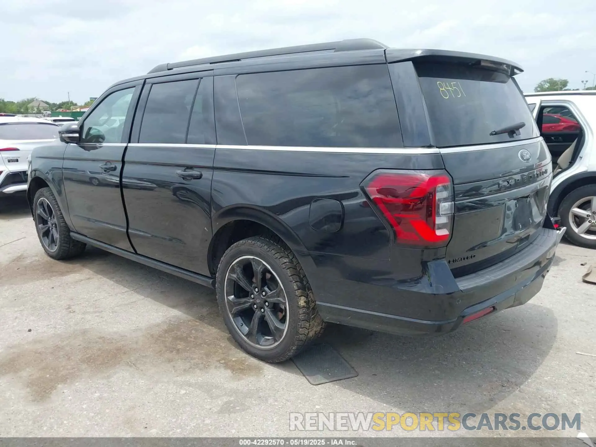 3 Photograph of a damaged car 1FMJK1KT9NEA35248 FORD EXPEDITION 2022