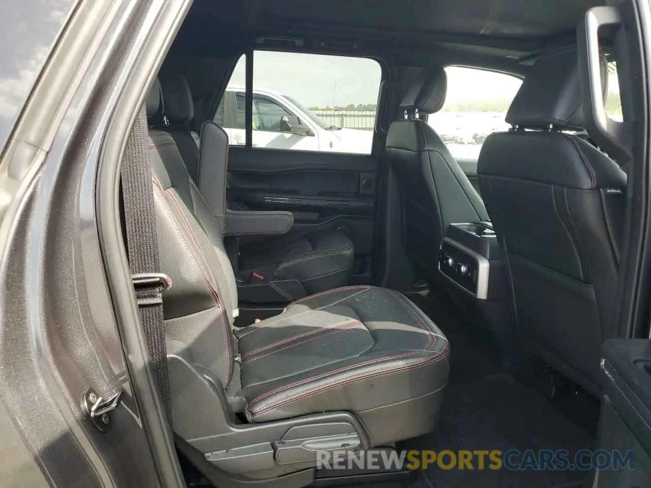 11 Photograph of a damaged car 1FMJK2AT6NEA33951 FORD EXPEDITION 2022