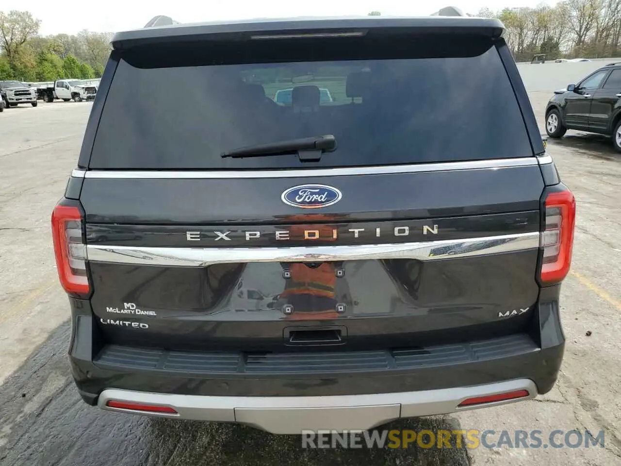 6 Photograph of a damaged car 1FMJK2AT9NEA52414 FORD EXPEDITION 2022